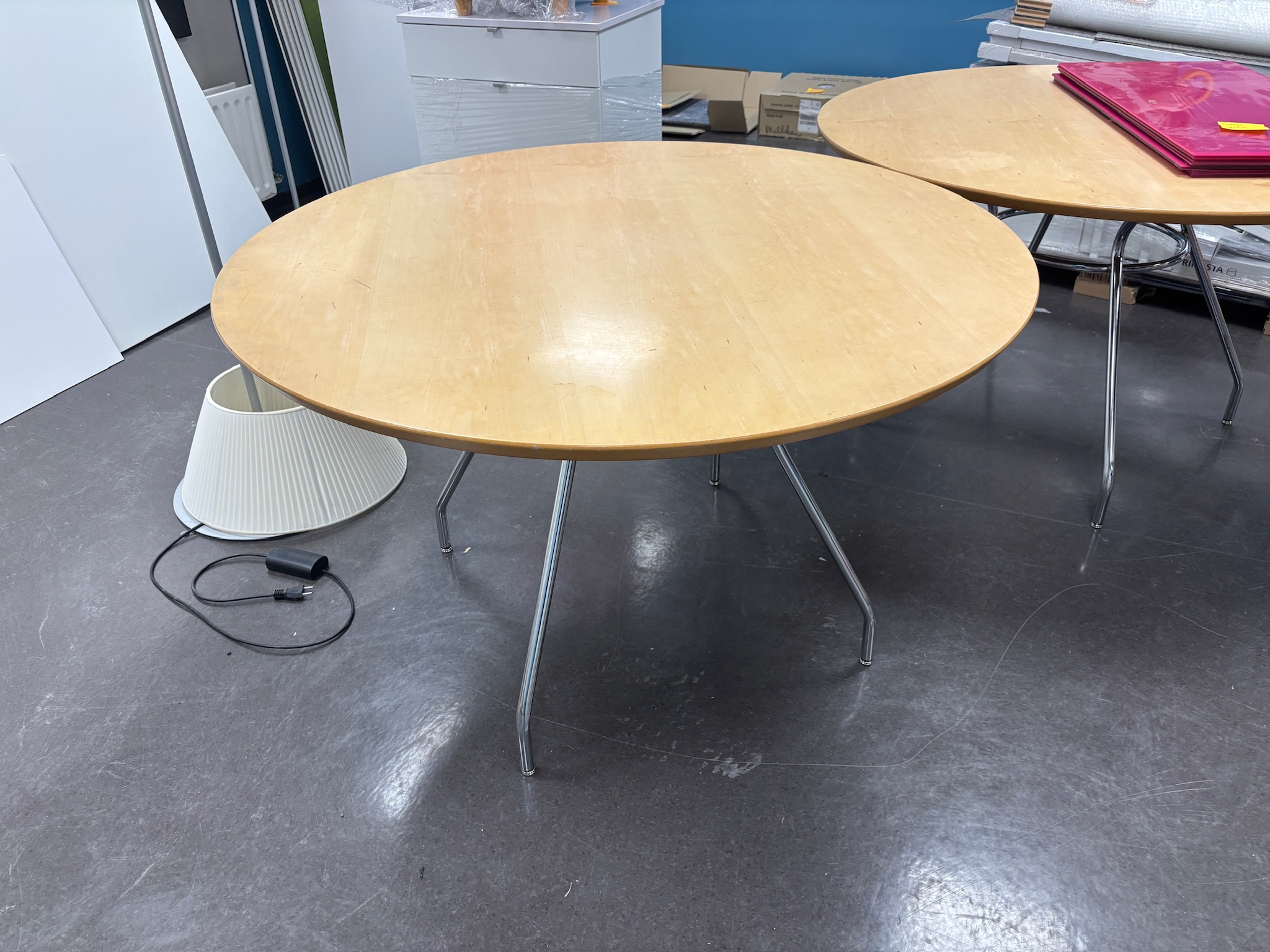 SELT / SOLD Hringborð, Ø120xH72sm. 2