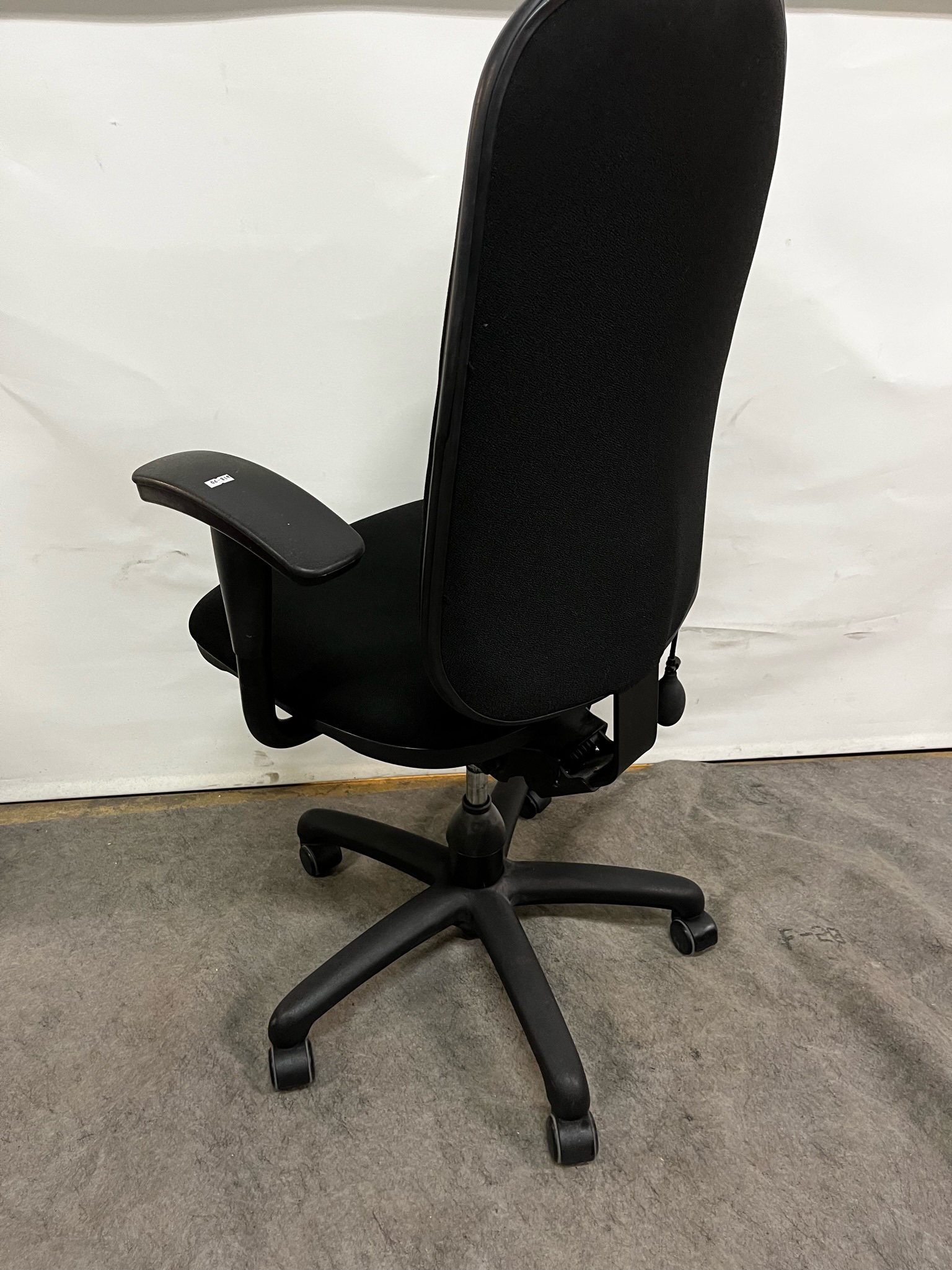 SELT / SOLD Á. G. Mark 30 skrifstofustóll með örmum 4