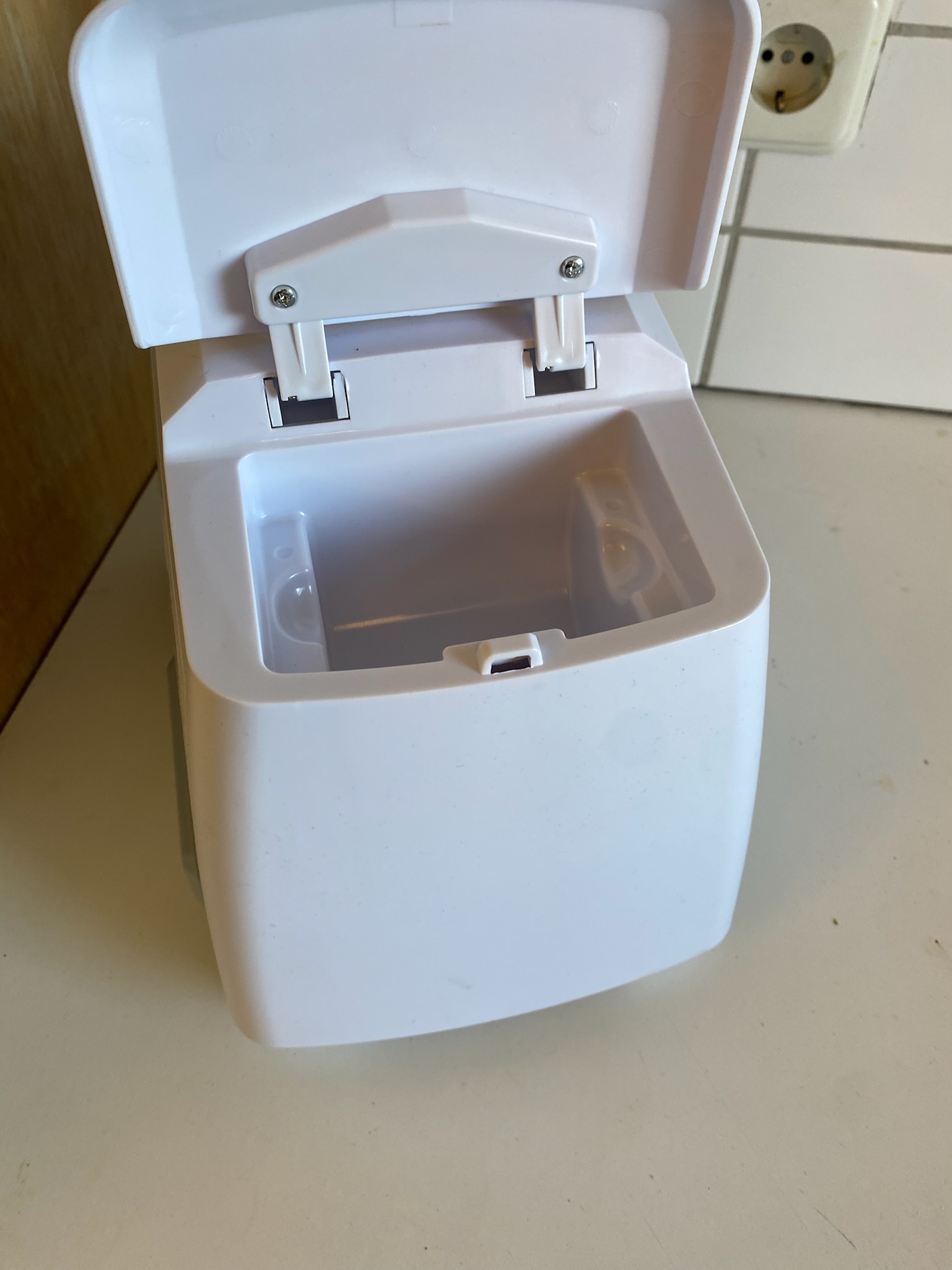 SELT / SOLD Bosch hakkavél 8