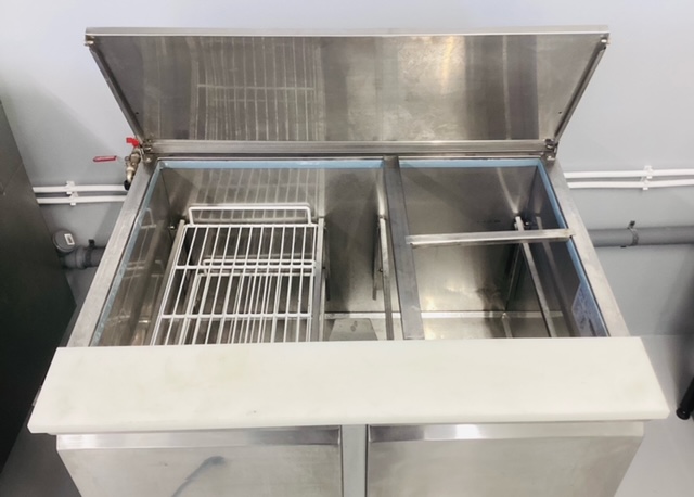 Selt - sold -Tefcold Kæliborð, saladette 2 hurðir, 5