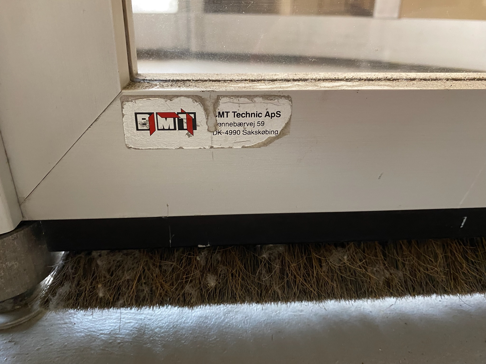 SELT / SOLD Hringhurð, H245xB200sm. 15