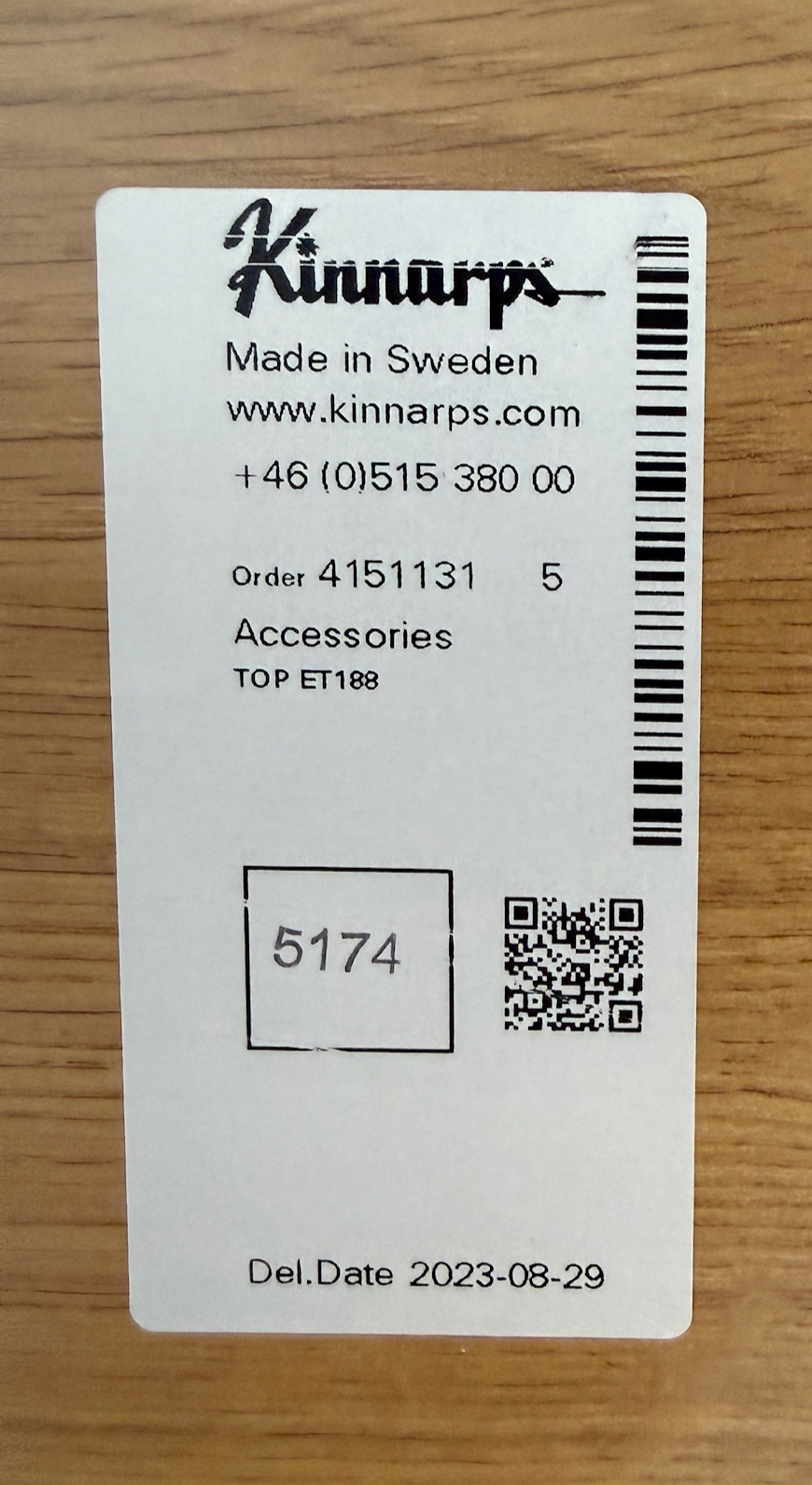 SELT / SOLD Kinnarps rafmagnsborð, B180xD80sm. 8