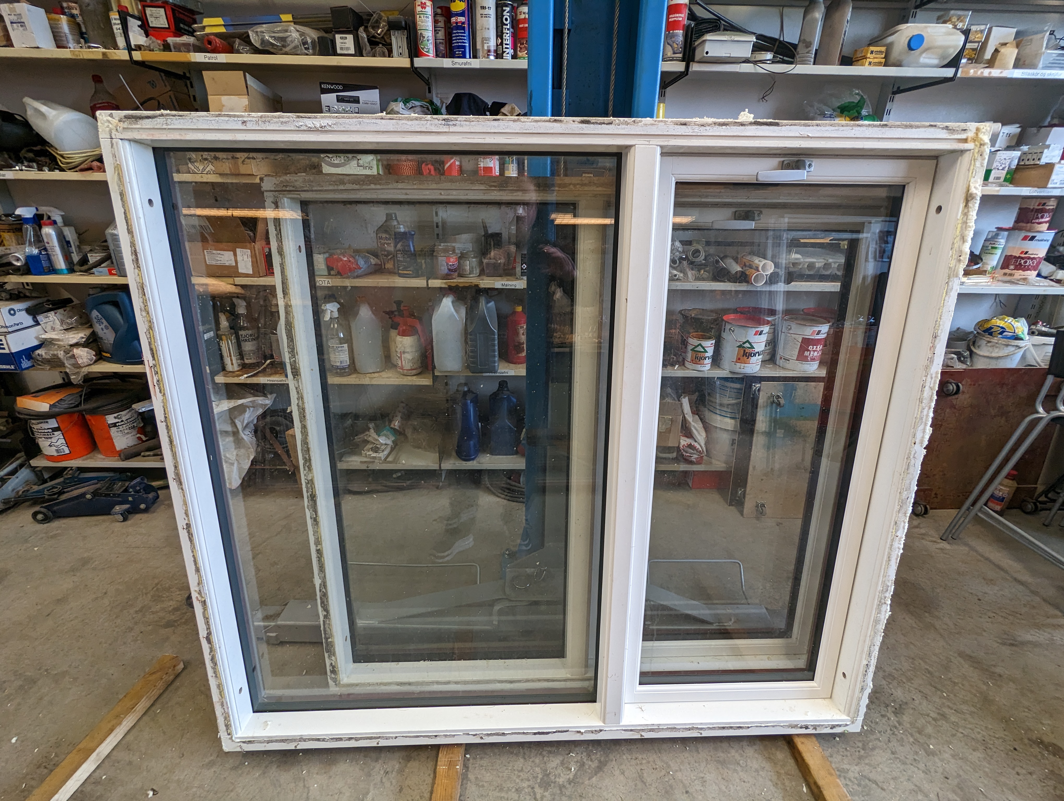 SELT / SOLD - Gluggi 1 - 159 sm breidd x 140 sm hæð. 2