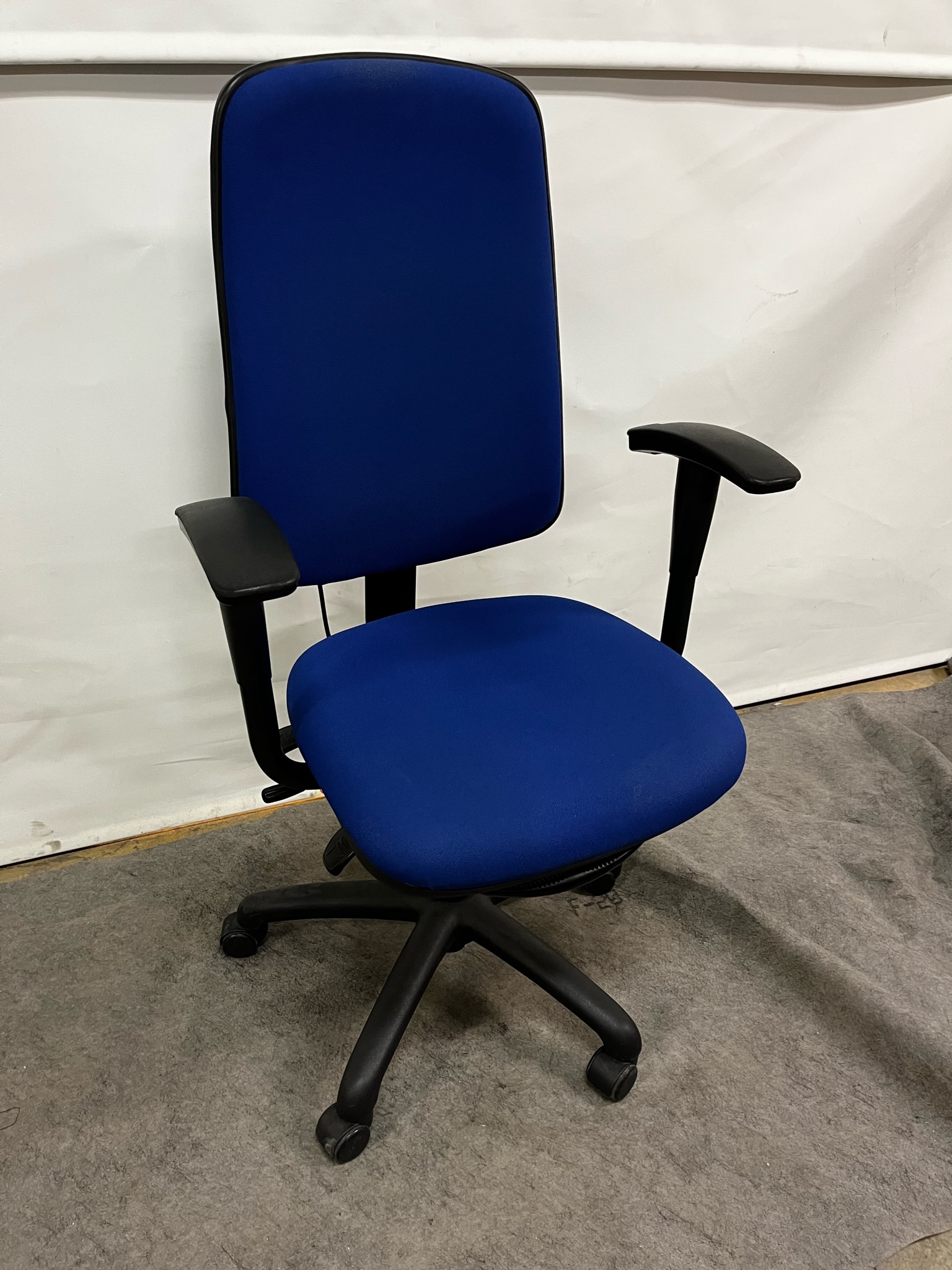 SELT / SOLD Skrifstofustóll frá Á. Guðmundsson