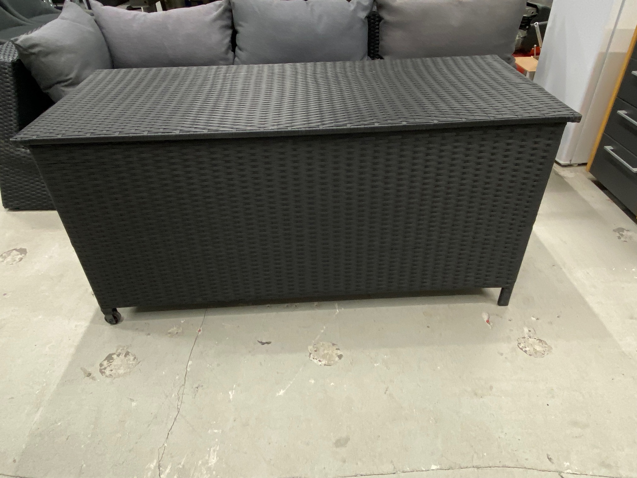 SELT / SOLD - Geymslubox 260L frá Byko 7