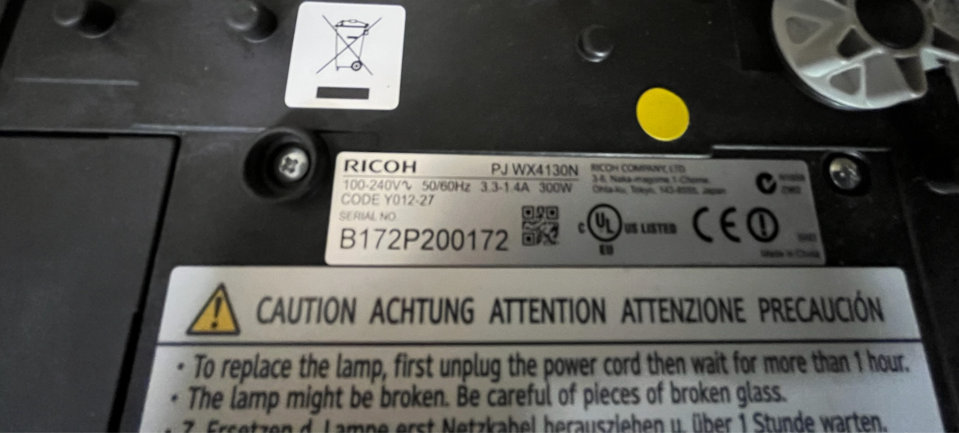 SELT / SOLD Ricoh ofur-stutt kasta skjávarpi 4
