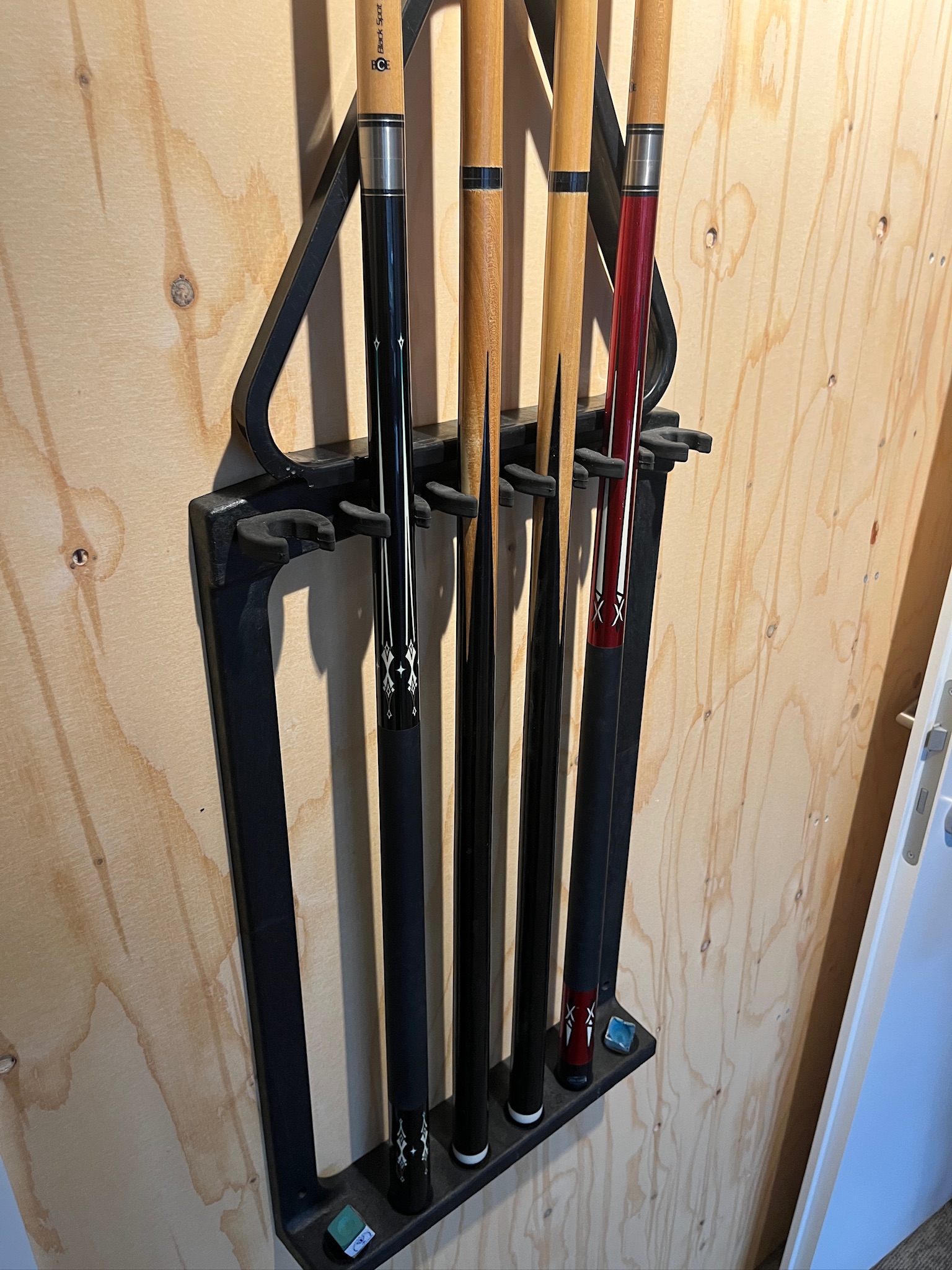 SELT / SOLD Flott Buffalo poolborð ásamt kjuðum 11