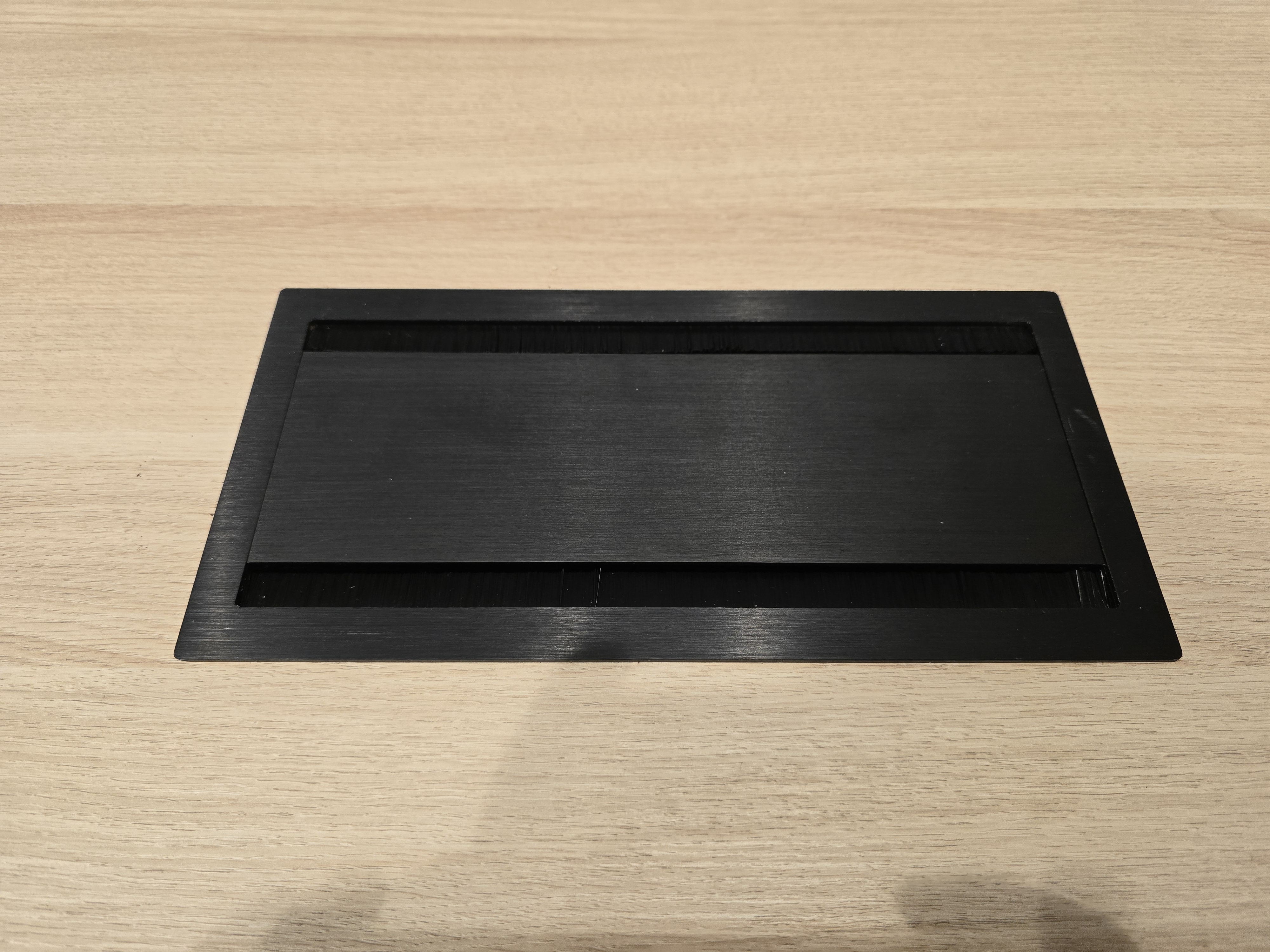SELT / SOLD Götessons fundarborð með tenglaboxi frá Pennanum, L240xB120sm. 8