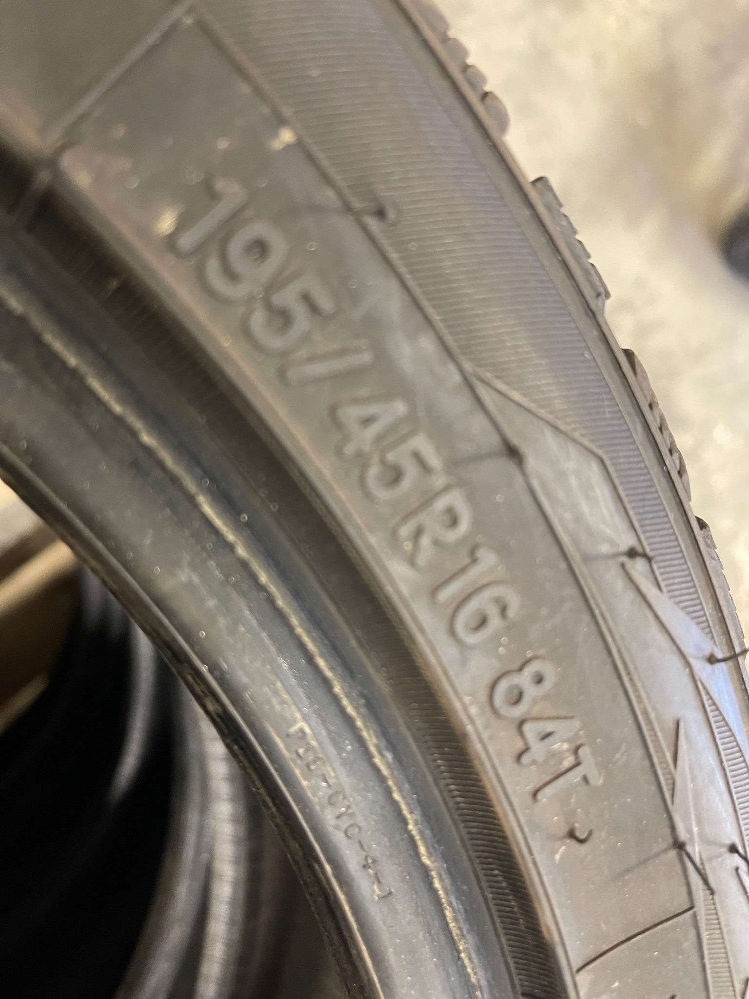 SELT / SOLD TOYO Opserver G3 ICE 195/45 R16 Negld 8