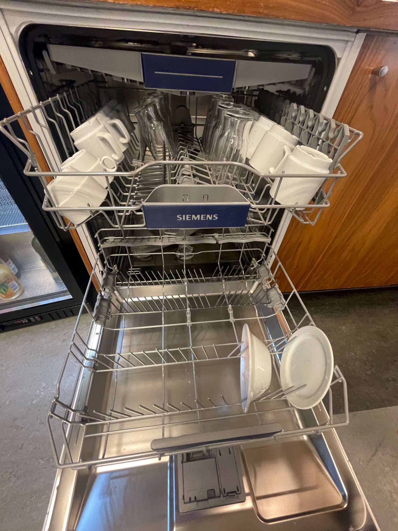 SELT / SOLD Siemens IQ300 uppþvottavél - Alþingi 3