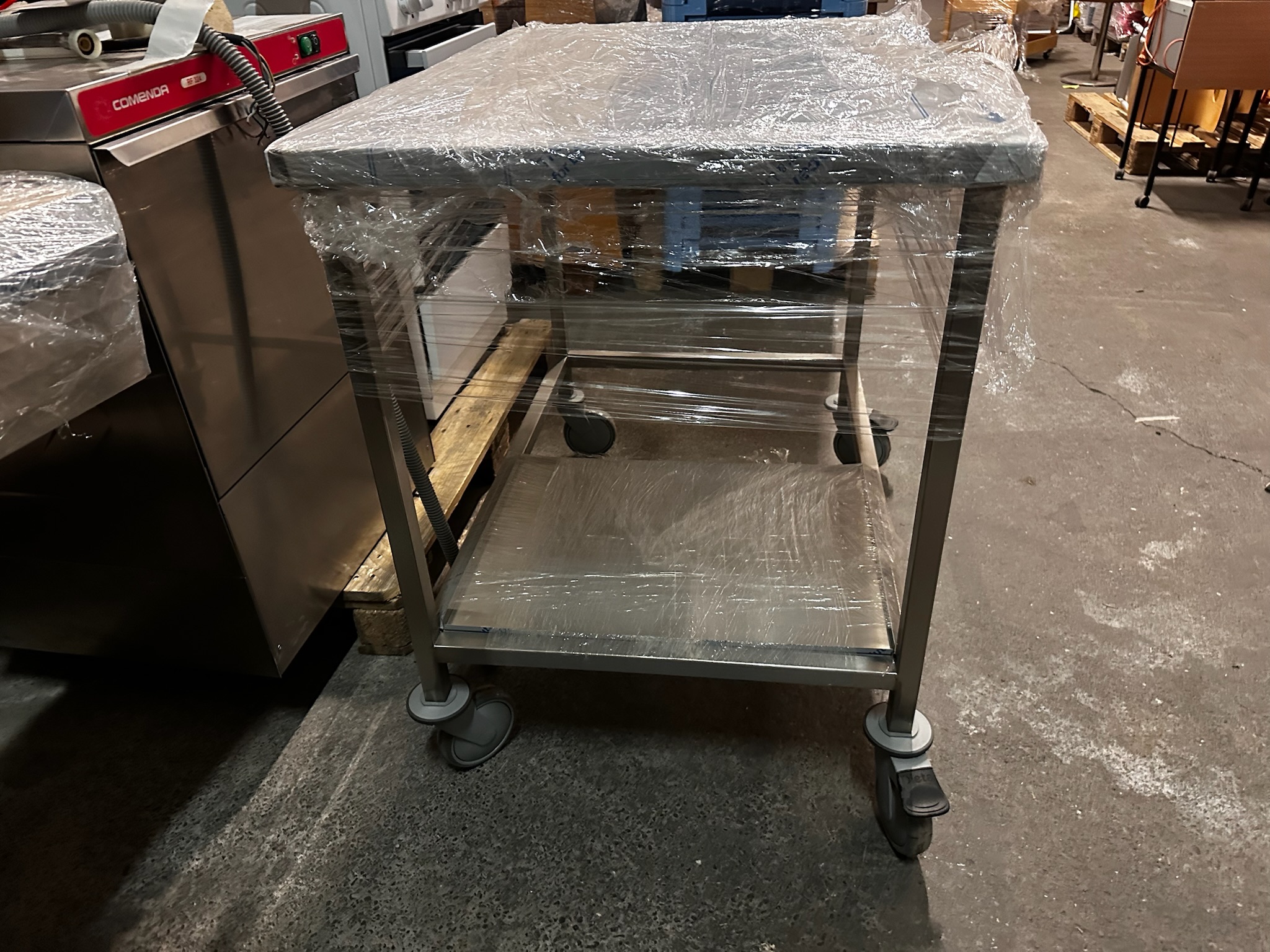 SELT / SOLD Ryðfrítt stálborð á hjólum, H90xB100xD72sm. 3