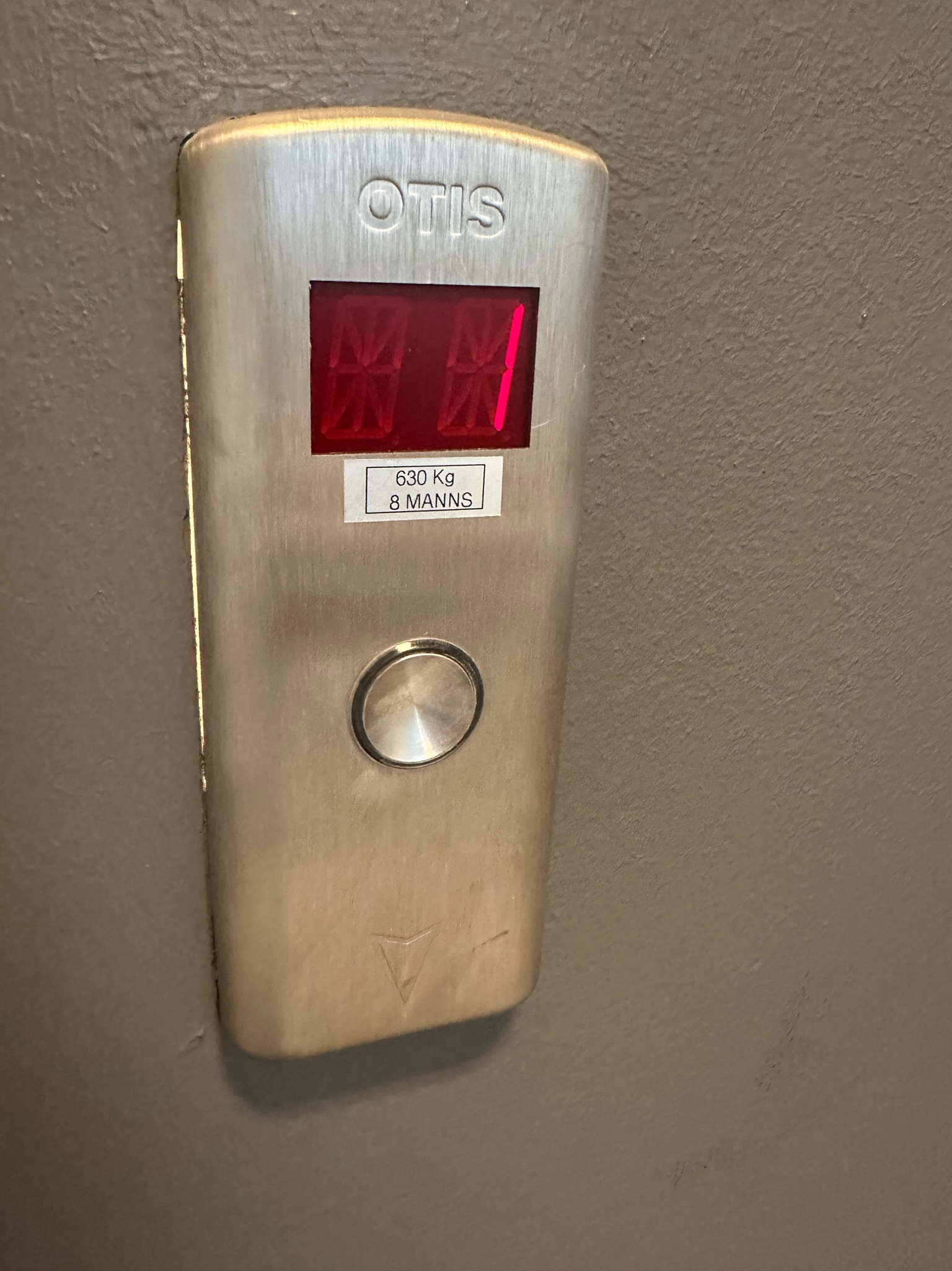 SELT / SOLD - Lyfta OTIS - 5 hæðir 7