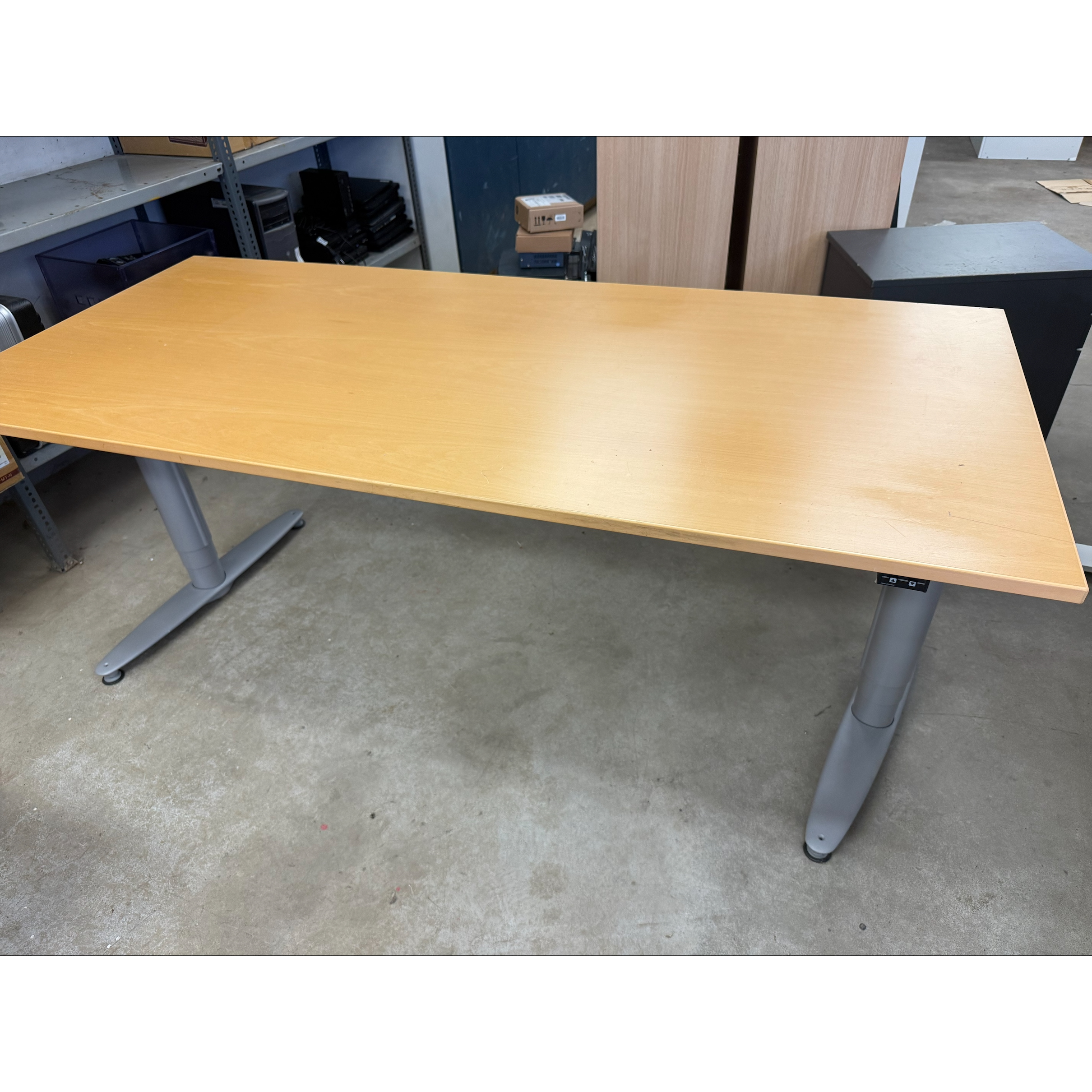 SELT / SOLD Rafmagnsborð, B180xD80sm. - Selfoss