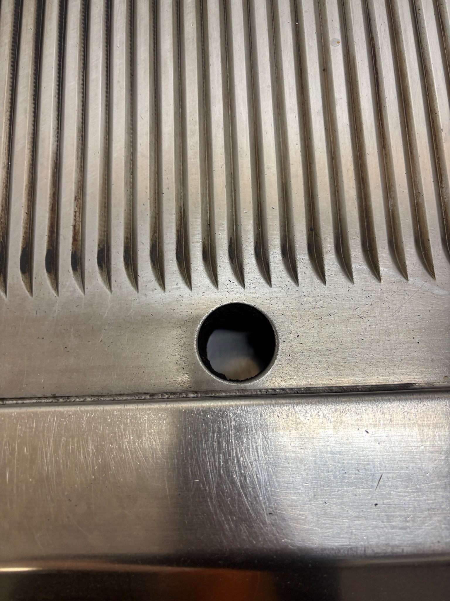 SELT / SOLD Grillvapor Olis grillpanna og undirborðB60 x D73 x H91 sm. 7