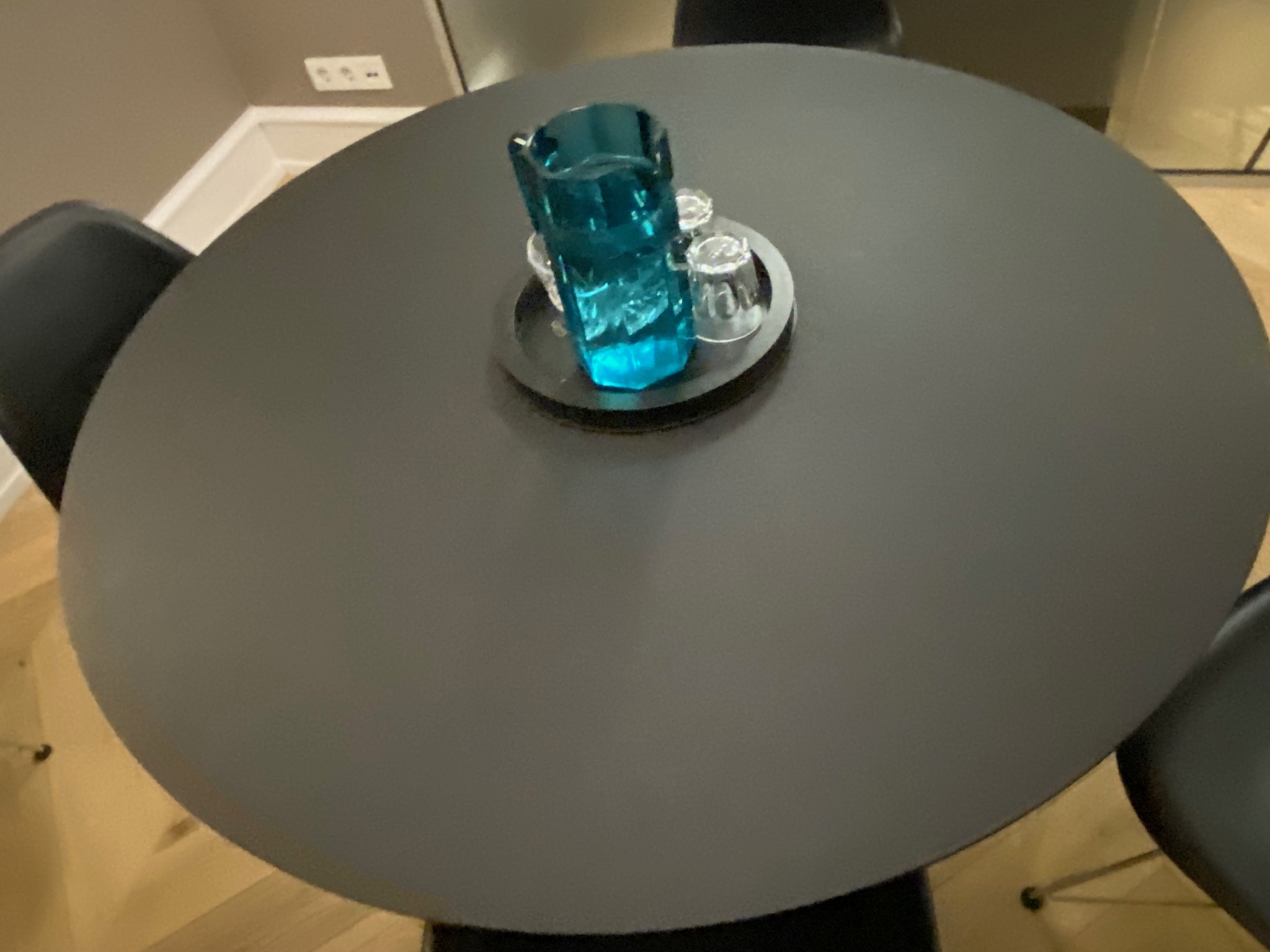 SELT / SOLD Dencon hringborð frá Pennanum, 110sm. (2020) 2