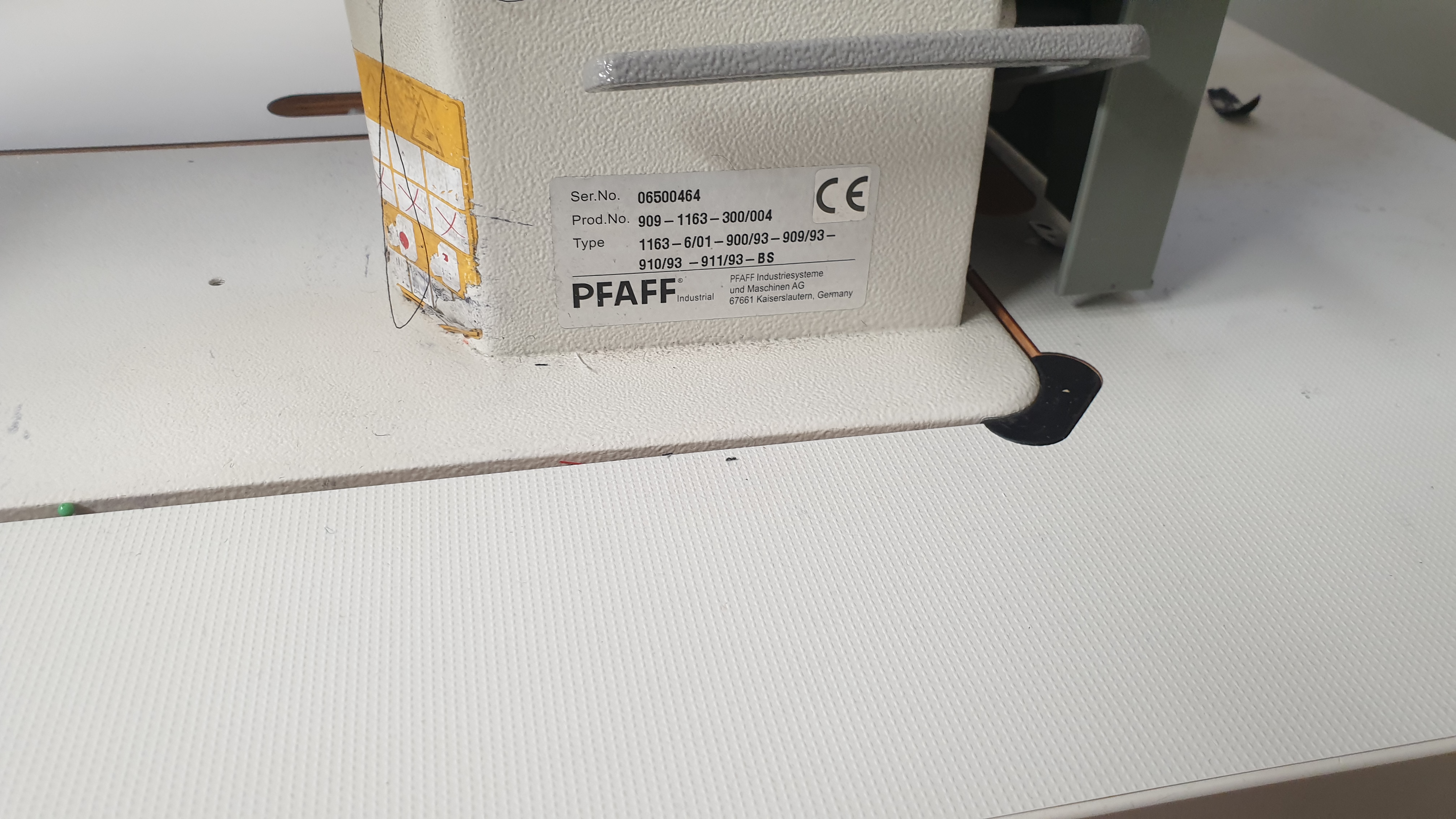 Selt - PFAFF Ocerlock 6512 - saumavél - sewing machine 4