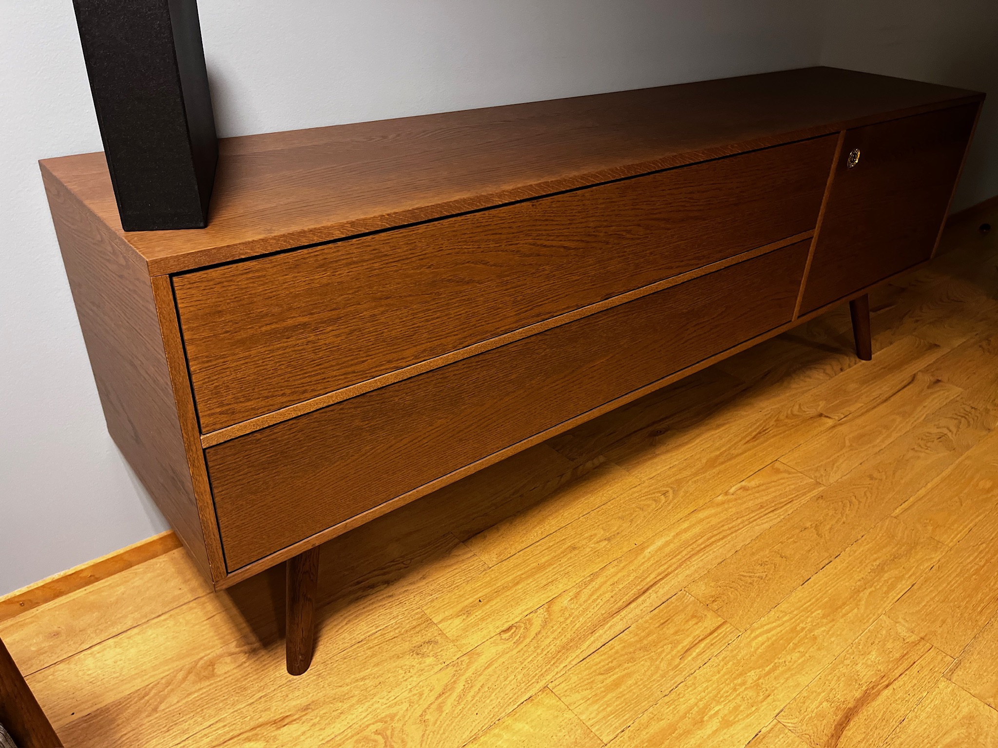 SELT / SOLD Moooi skenkur, B200 x D45 x H73 sm. 2