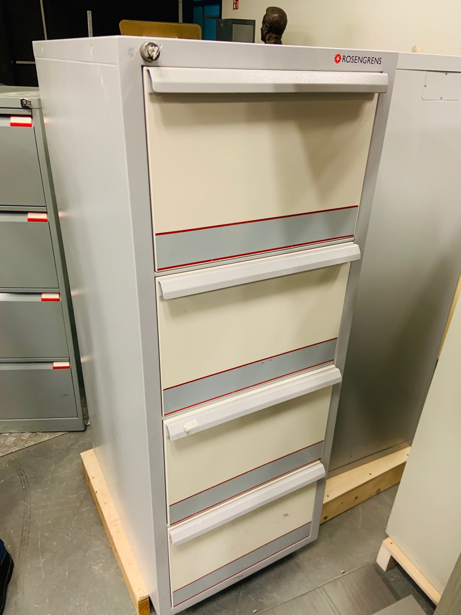 SELT / SOLD Rosengrens eldvarðir skjalaskápar, 120 min, H138 * B54* D74 2