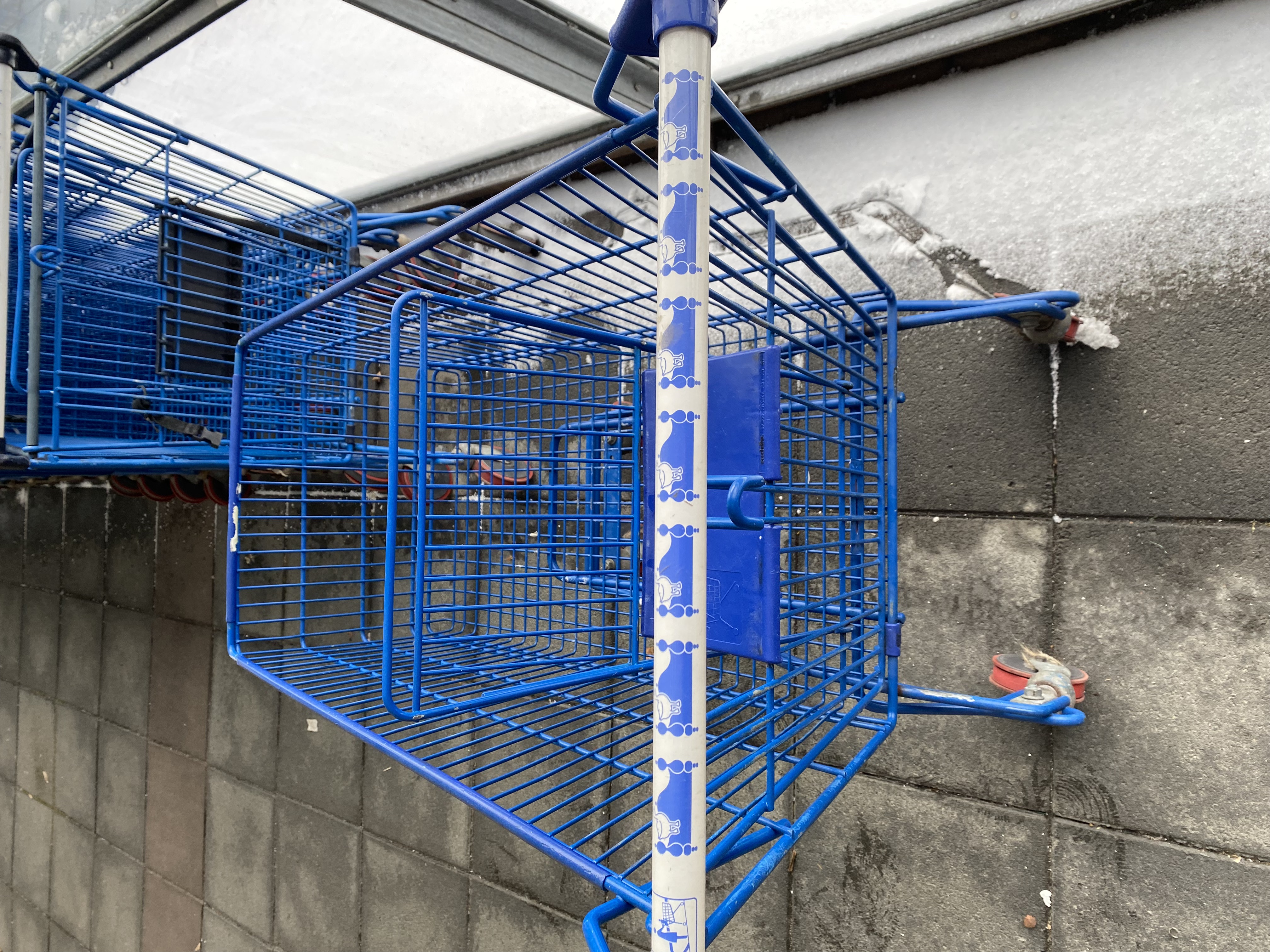 SELT / SOLD Innkaupakerrur 4