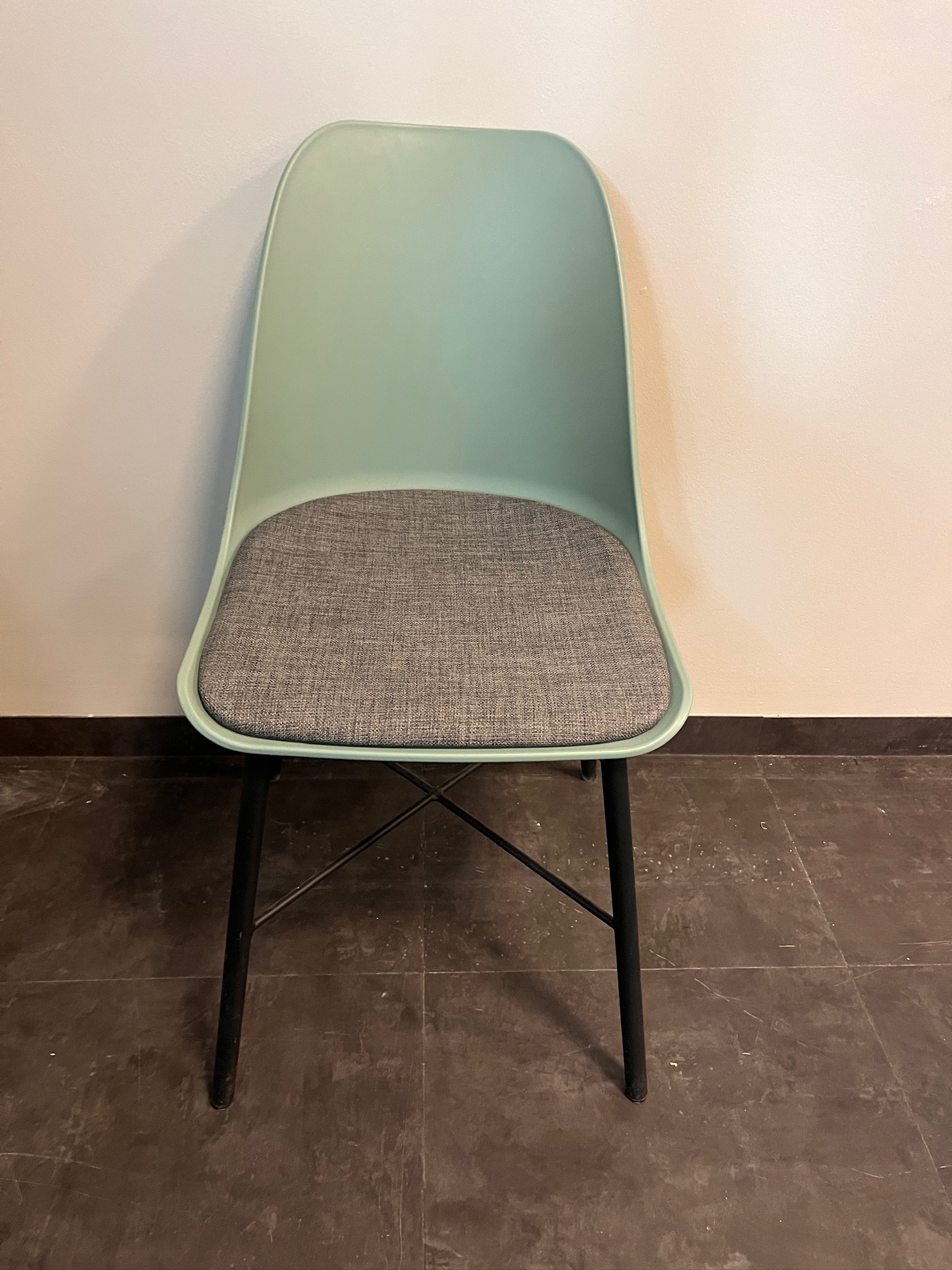 SELT / SOLD Eldhússtólar, 3 litir (6 stk.) 3