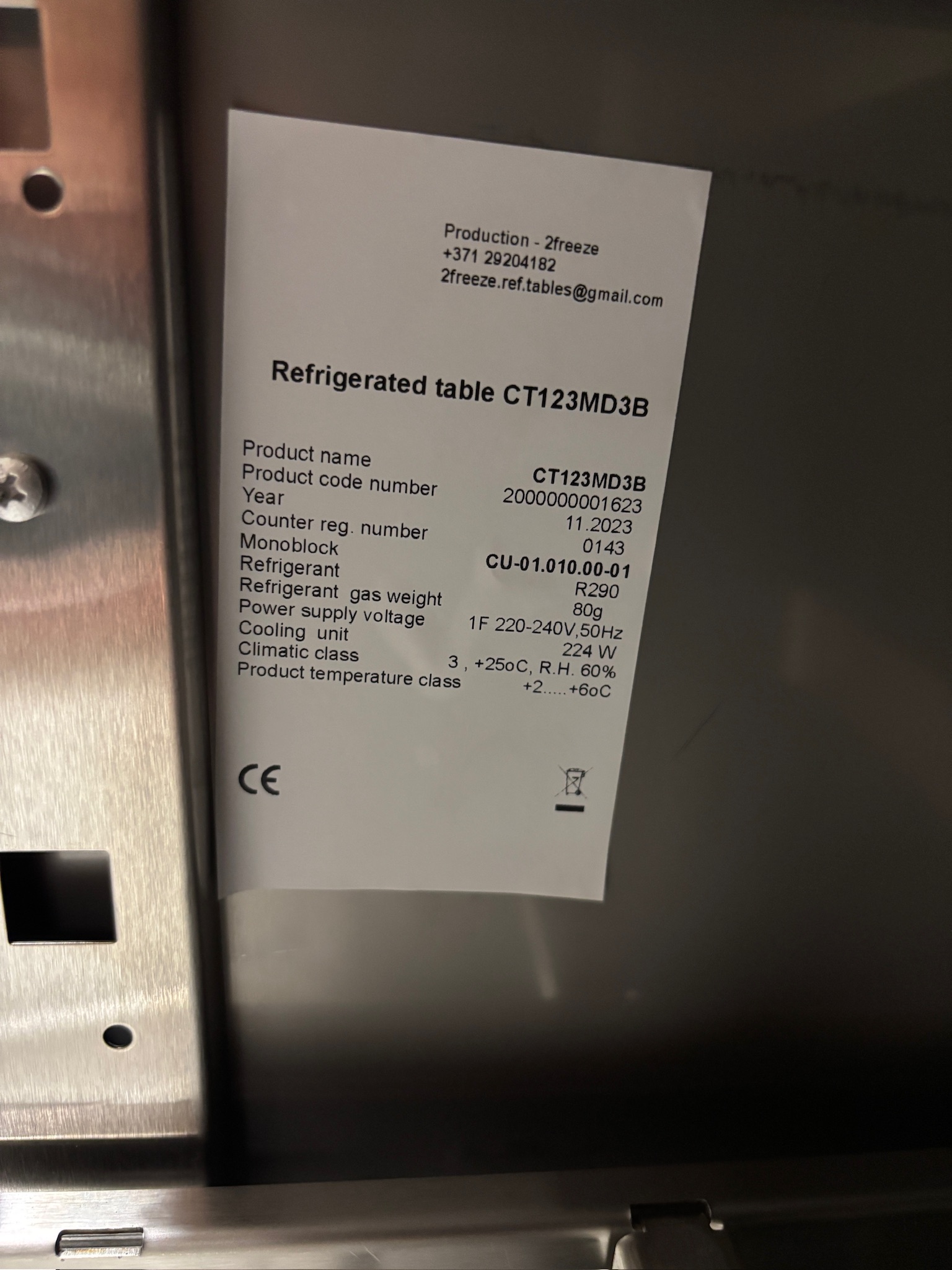SELT / SOLD Nýlegt kæliborð m.gleri frá 2freeze L126 x D65 x H90 3