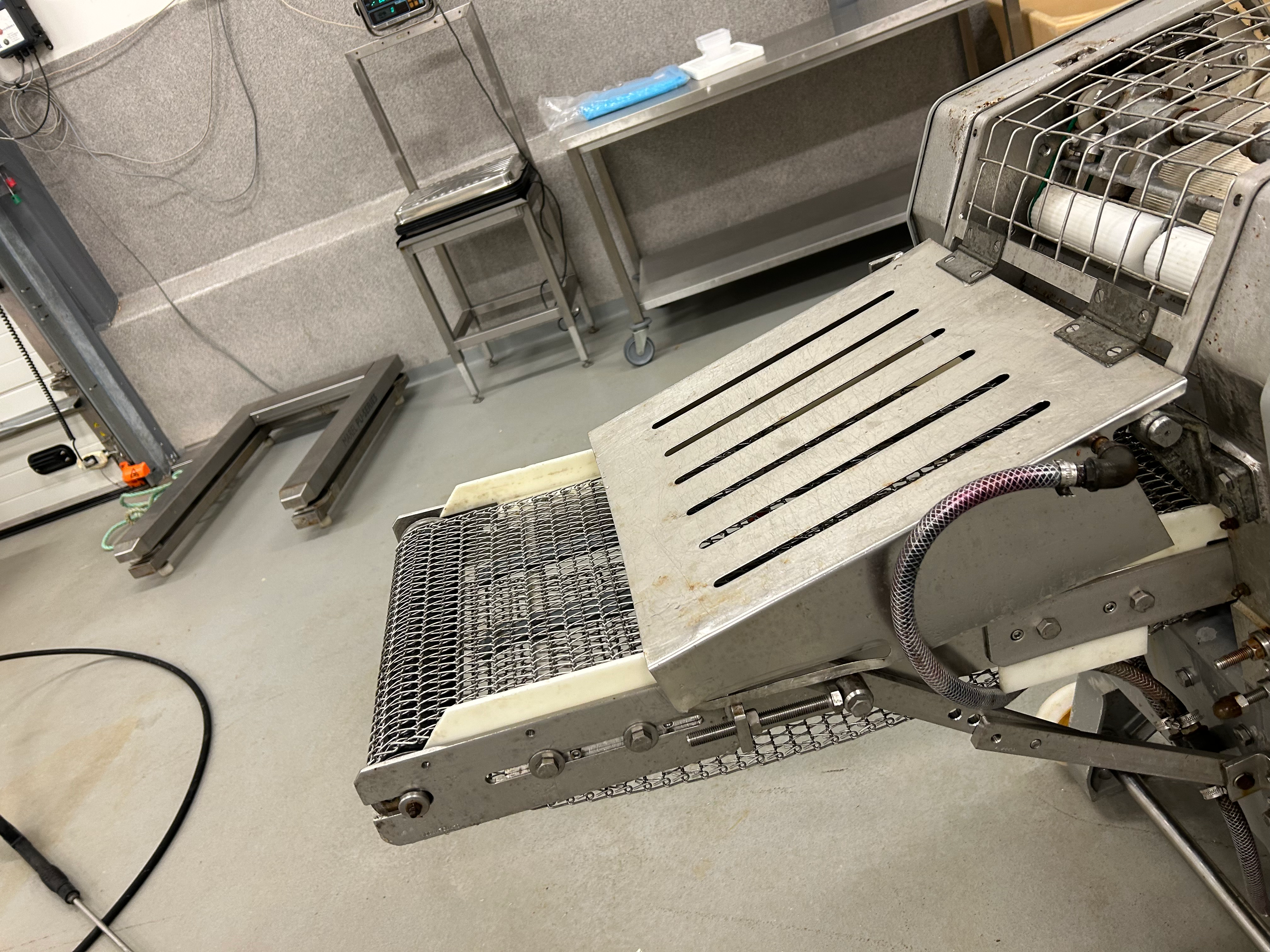 SELT / SOLD Roðrífa – roðflettivél - Baader 51 6