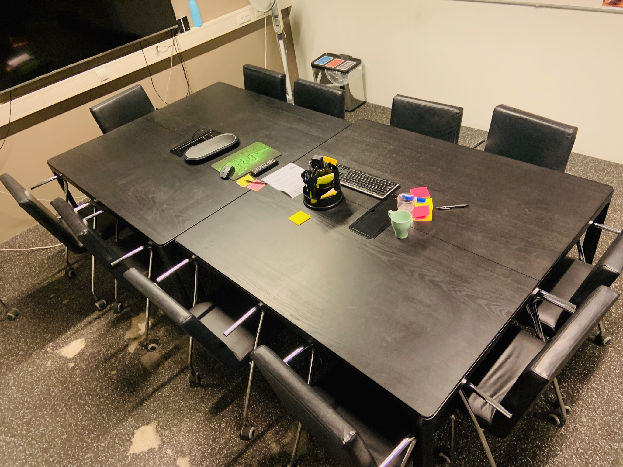 Selt - Fundarborð 8 manna - Meeting table for 8 people 4