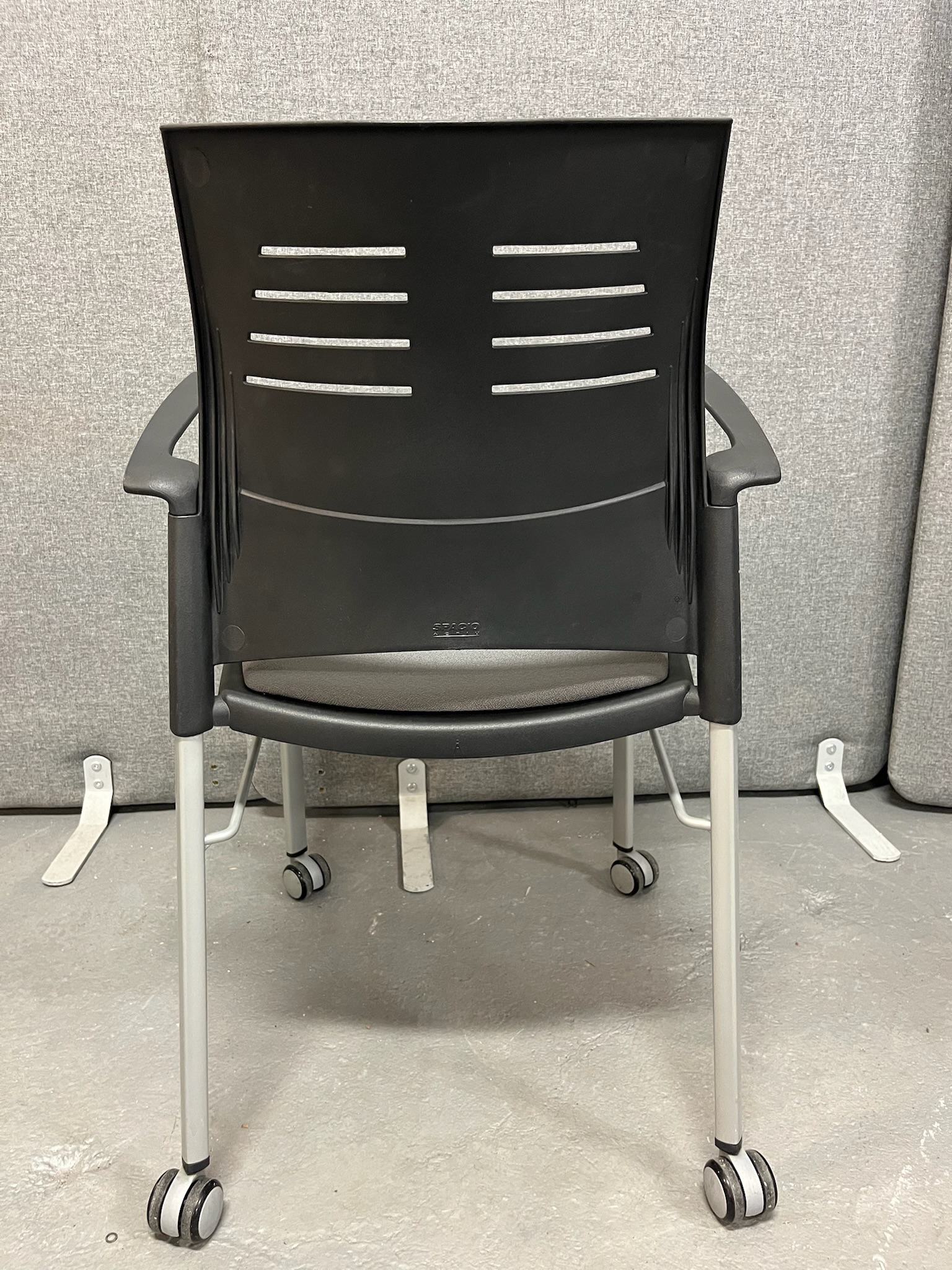 SELT / SOLD Spacio Actiu stóll á hjólum frá EG 3