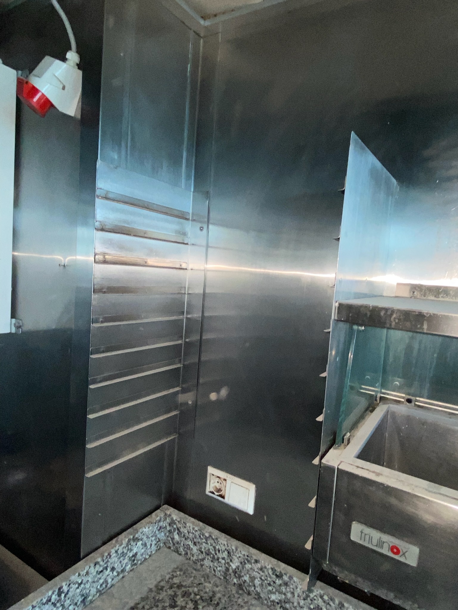SELT / SOLD Eldhúshilla undir bakka 2