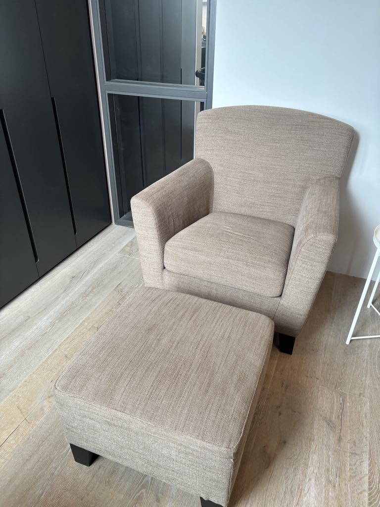 SELT / SOLD IKEA hægindastóll með skemil