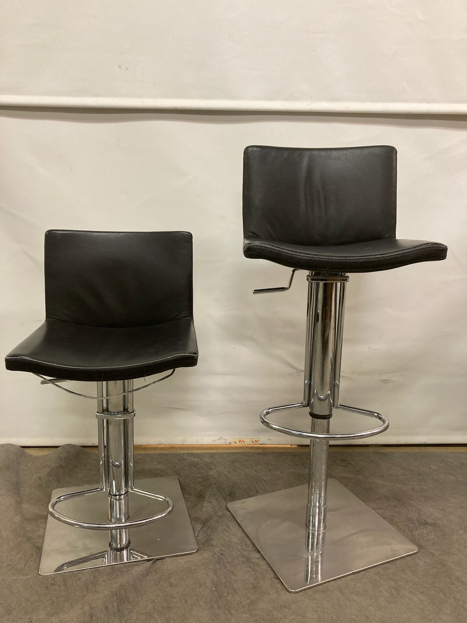 SELT / SOLD Barstólar - leður