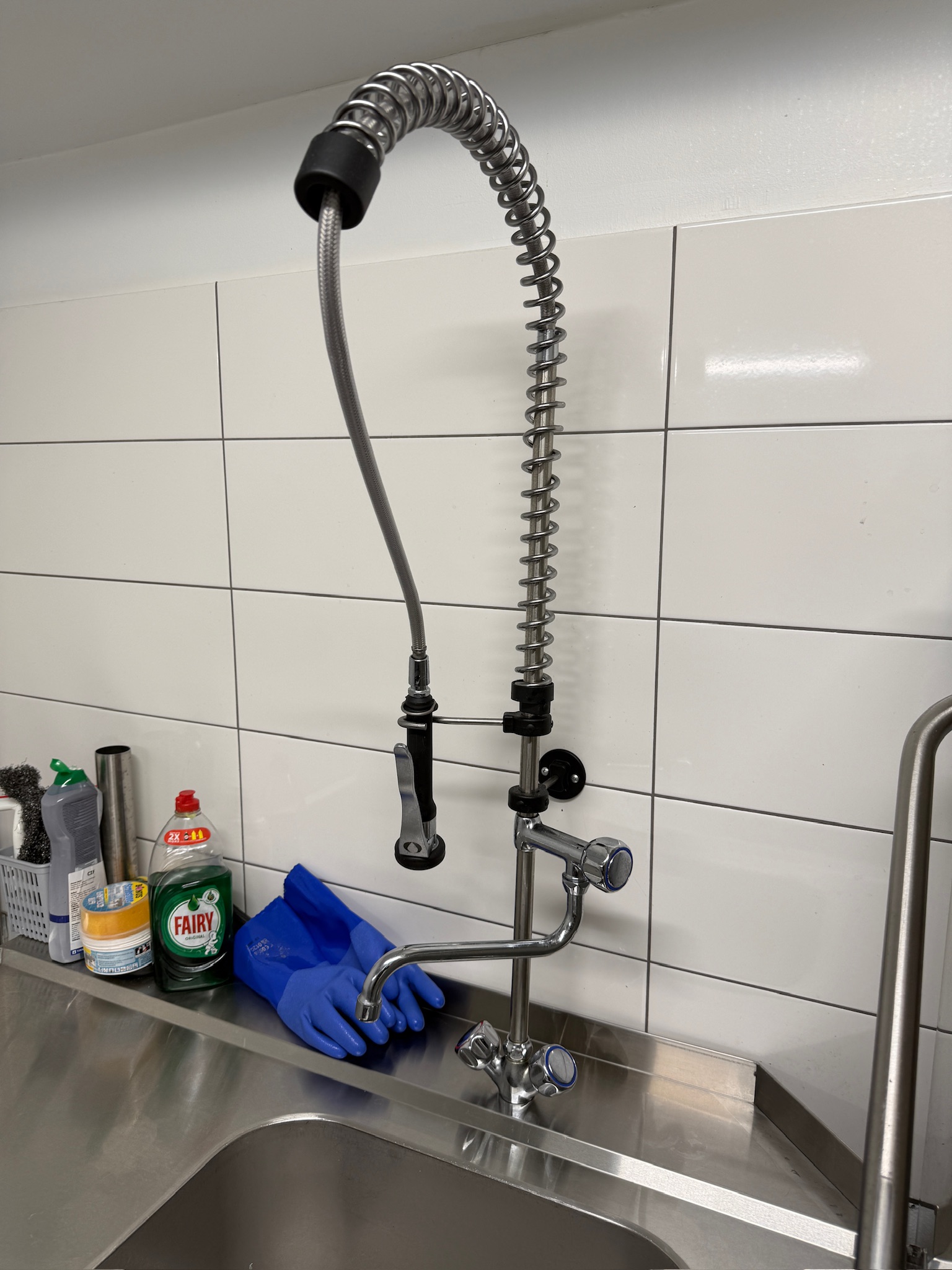 SELT / SOLD Vitrum vaskatengiborð með blöndunartæki m. spúl frá BVT 3