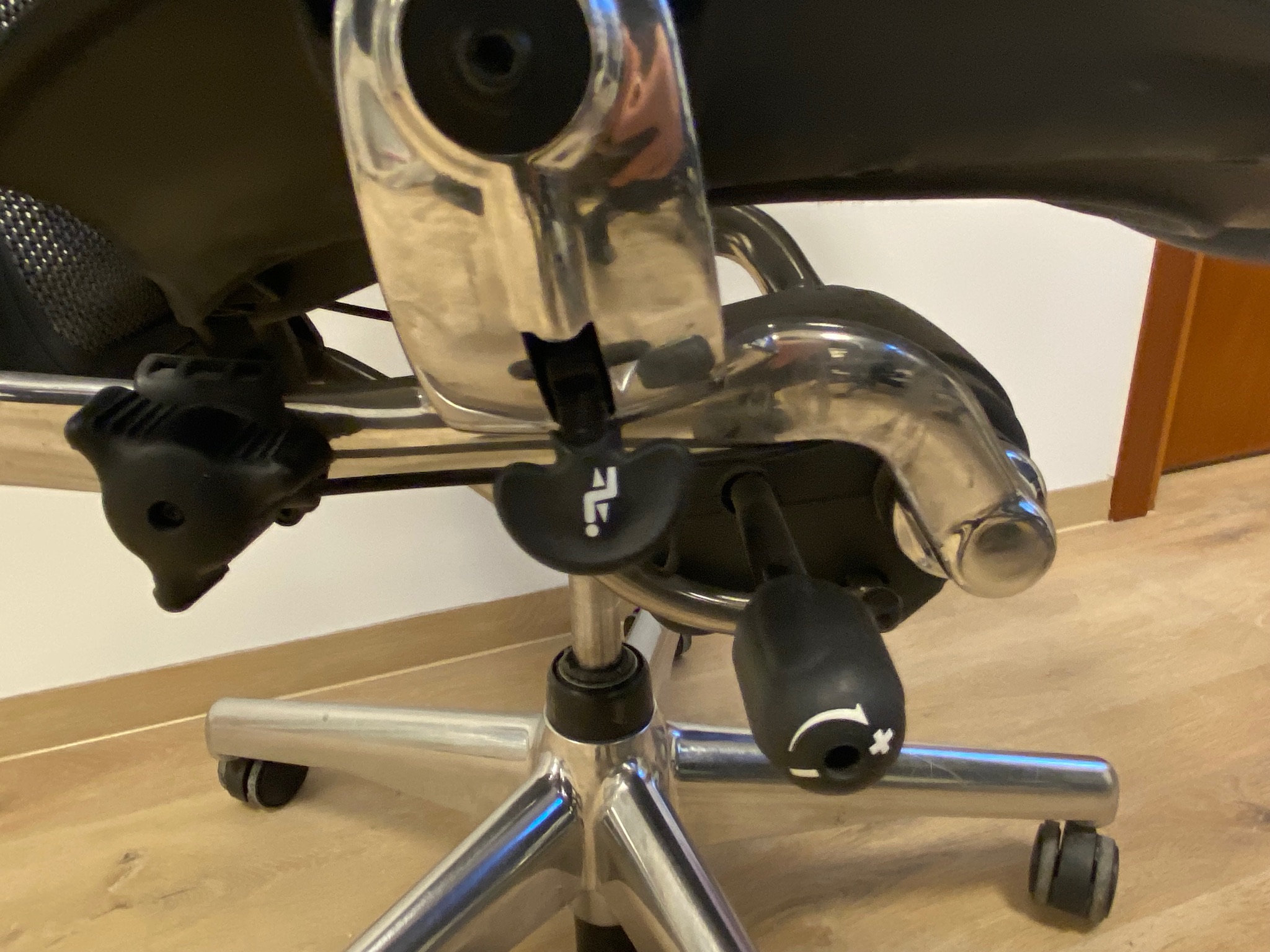 SELT / SOLD Herman Miller Aeron, B stærð 9