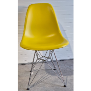 SELT / SOLD Vitra borðstofustóll frá Pennanum 2