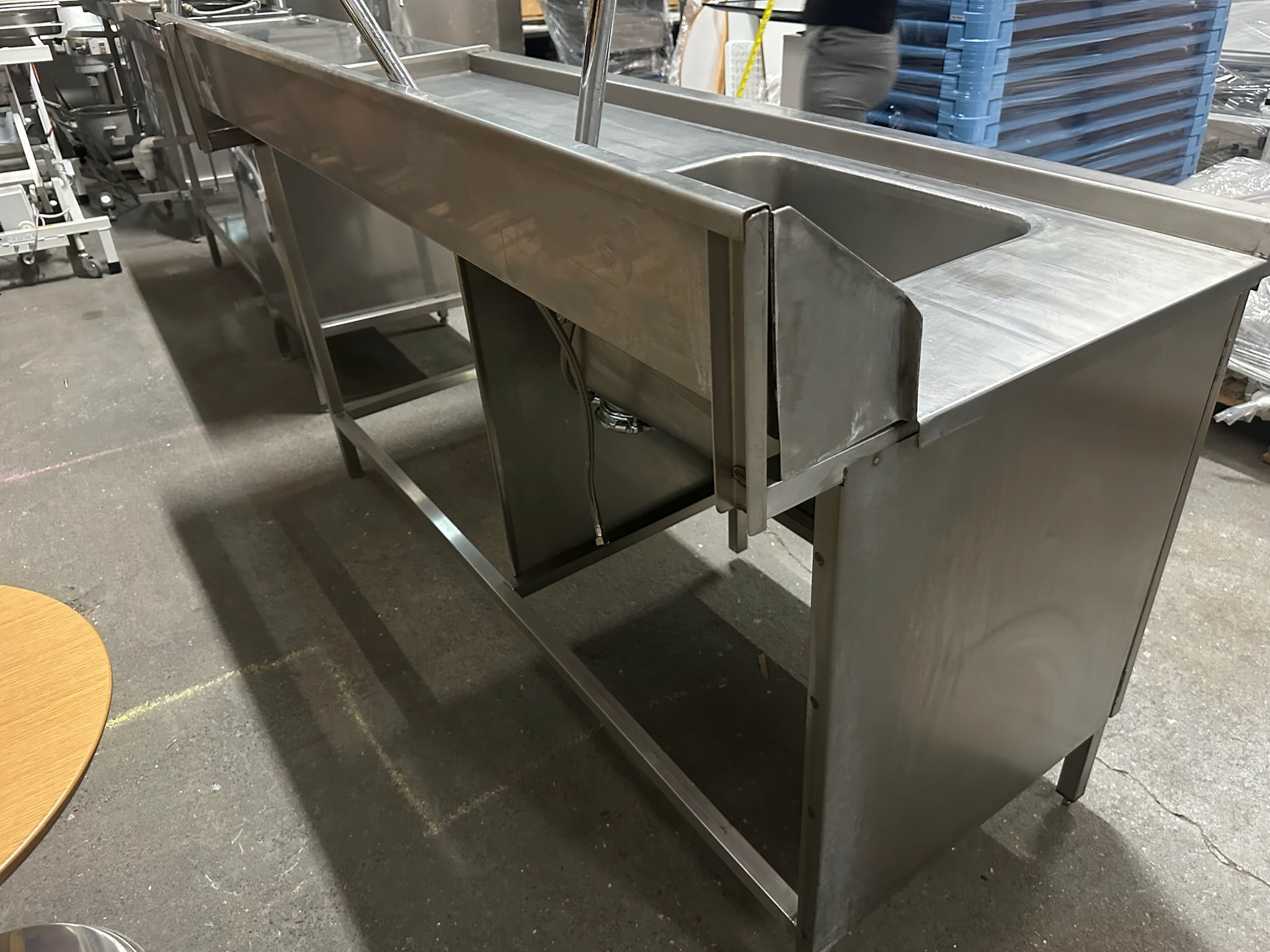 SELT / SOLD Stálborð með vask og kanti L180 x B70 x H90 sm. 5