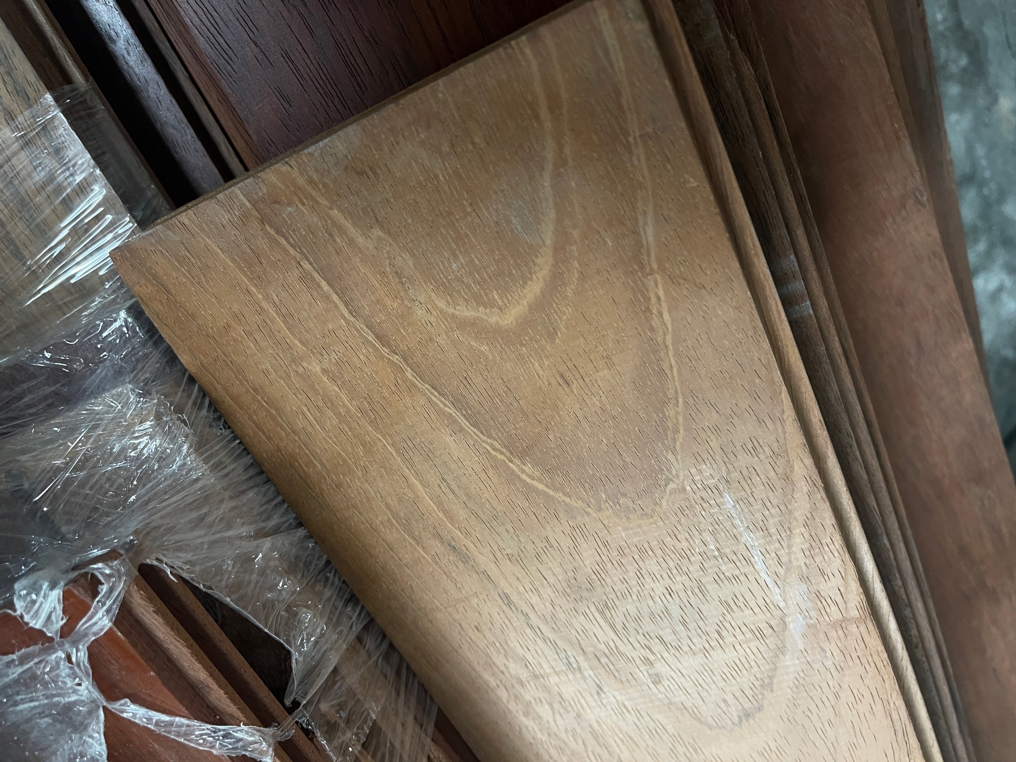 SELT / SOLD Flott gegnheilt parket 9