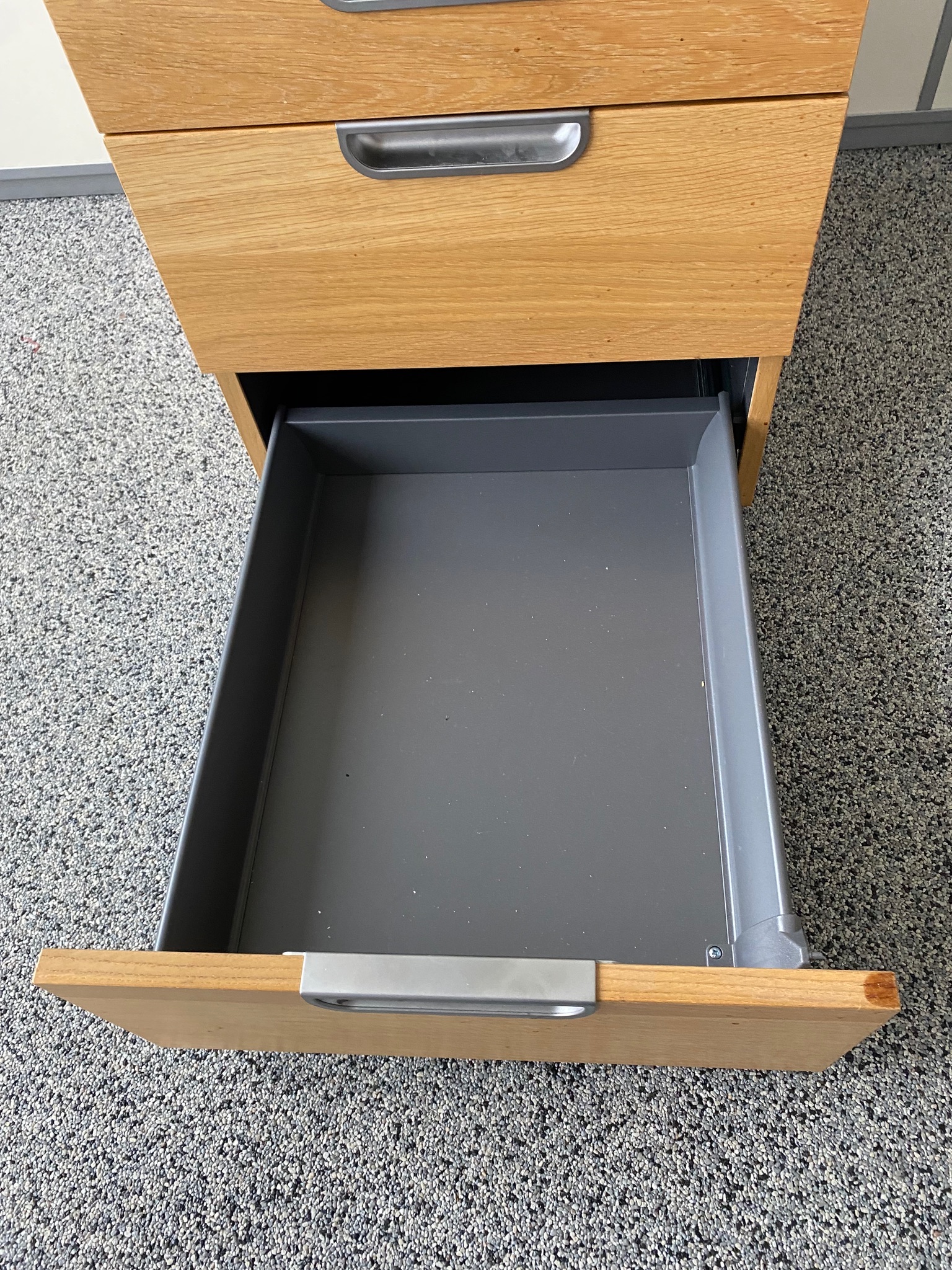 SELT / SOLD IKEA skrifstofukálfur með læsingu 5