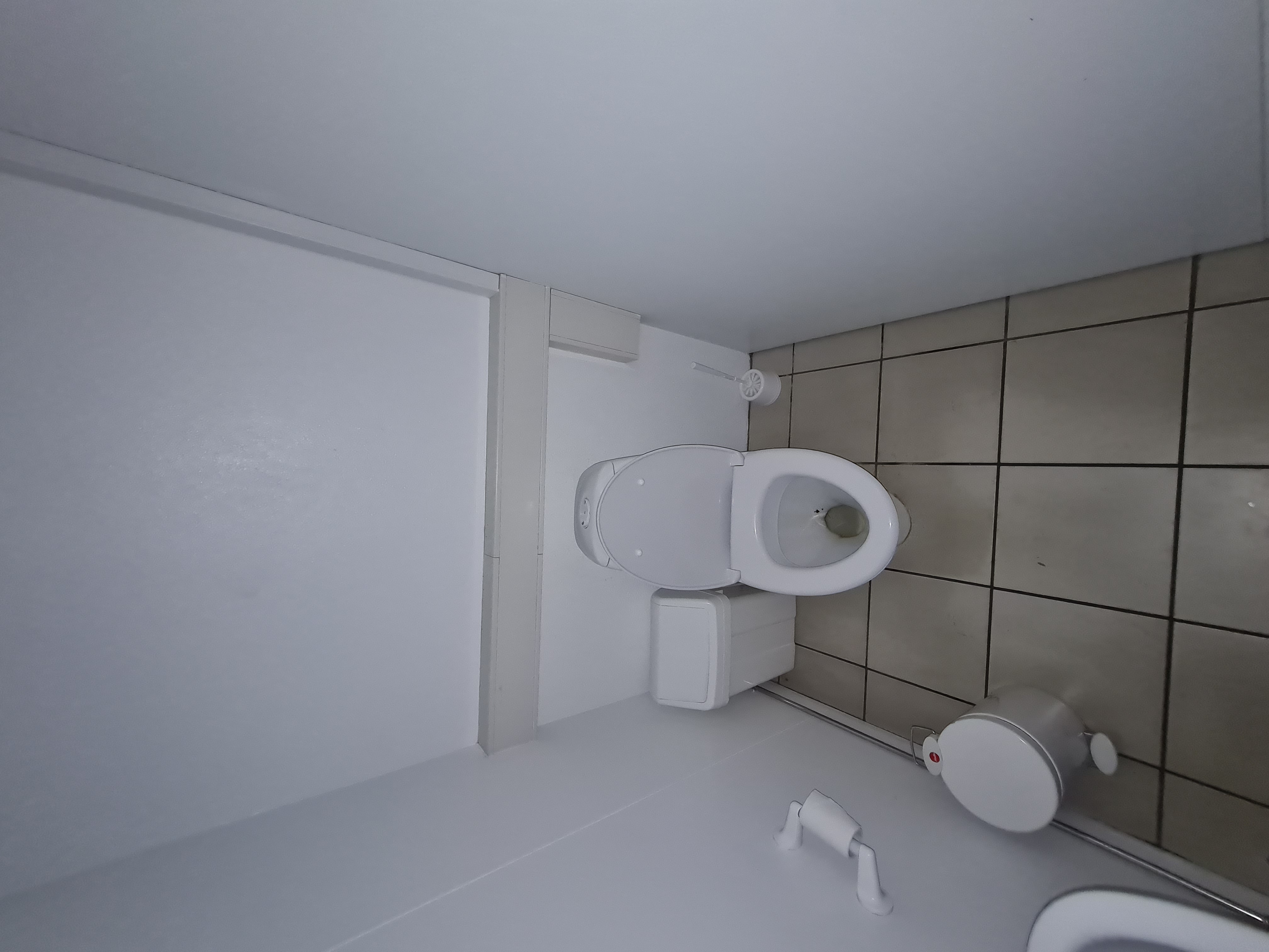Selt - WC - klósett -vaskar - speglar 2