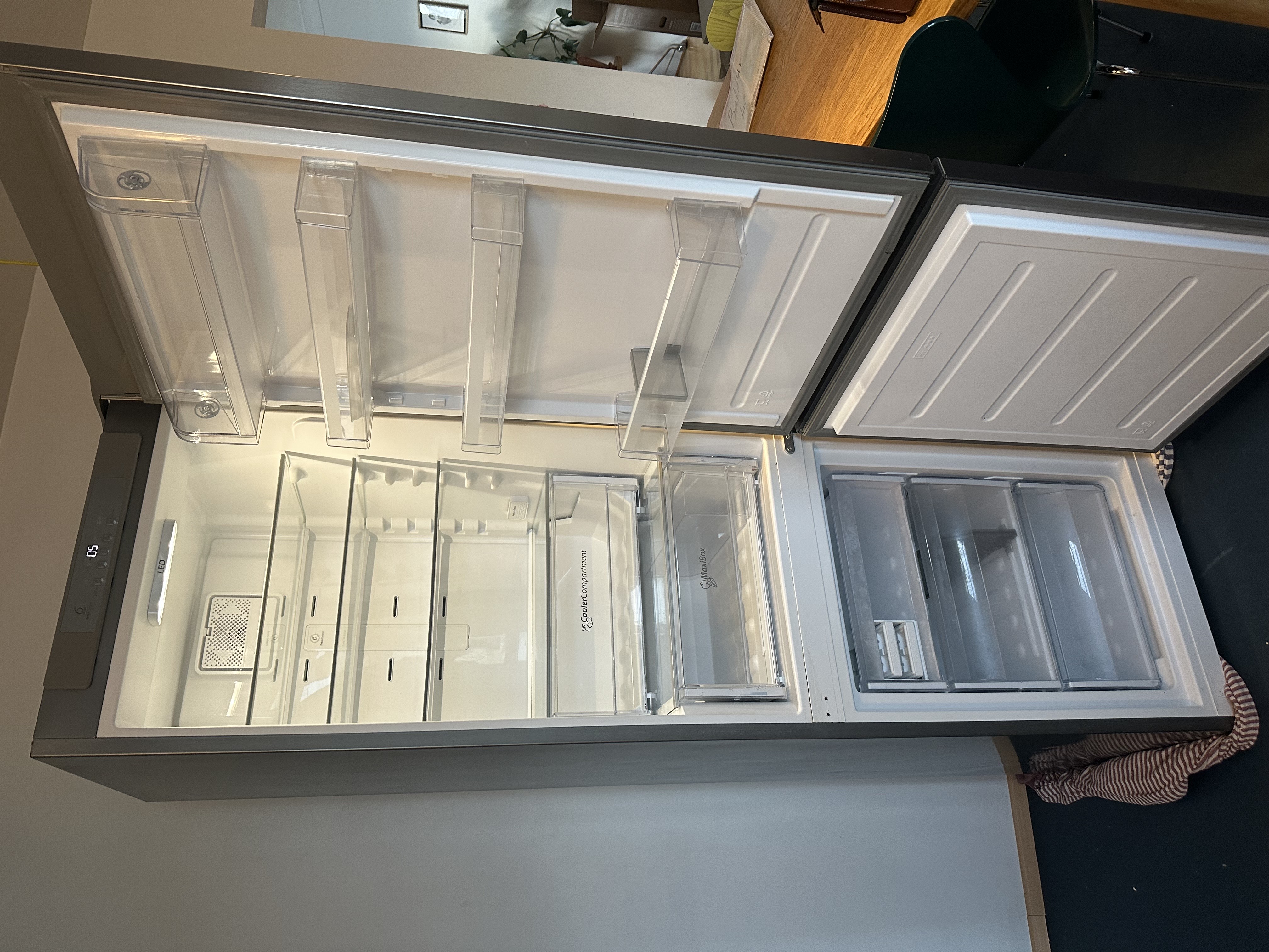 SELT / SOLD Whirlpool ísskápur og frystir 201 sm. 2