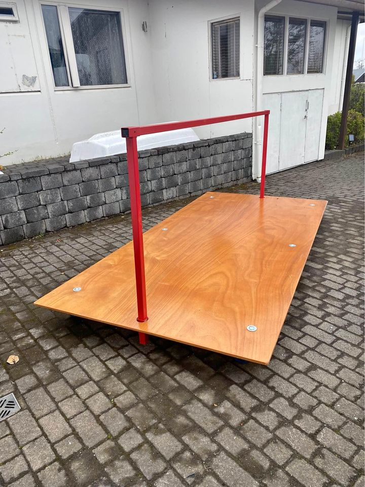 SELT / SOLD - Hjólapallur - 310 sm x 153 sm.