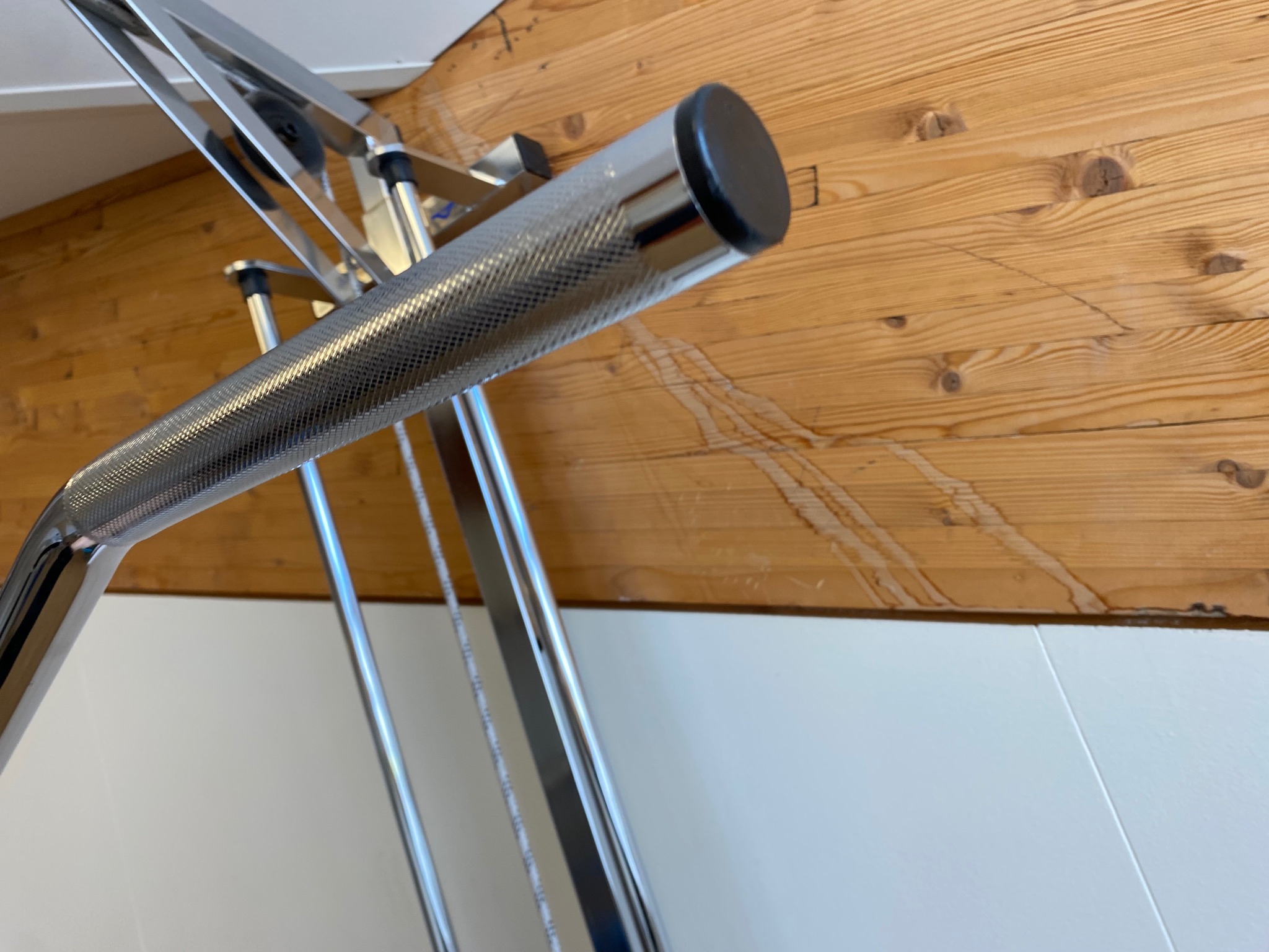 SELT / SOLD Niðurtog / Lat Pulldown 6