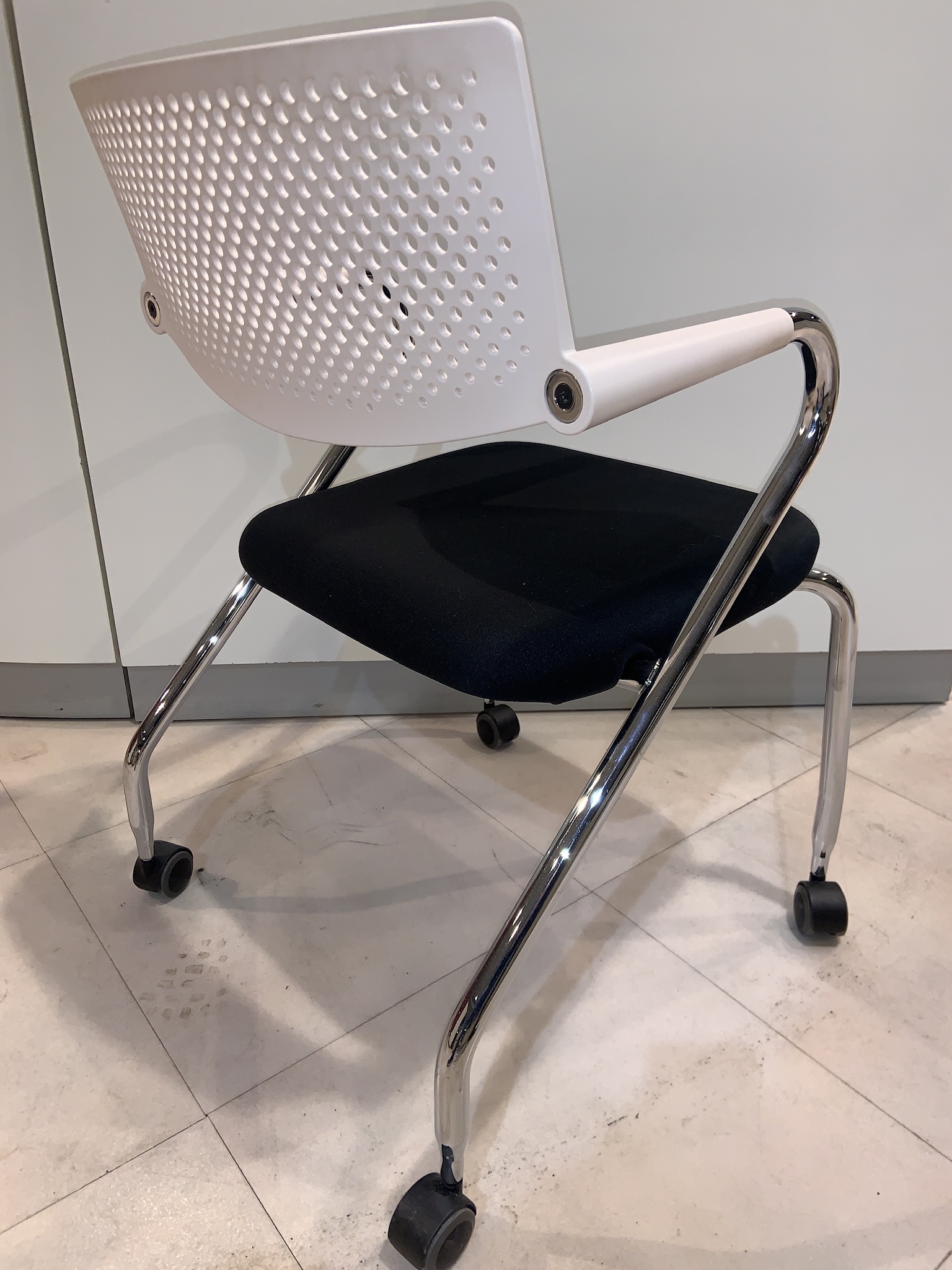 SELT / SOLD Vitra fundarstólar á hjólum frá Pennanum 10