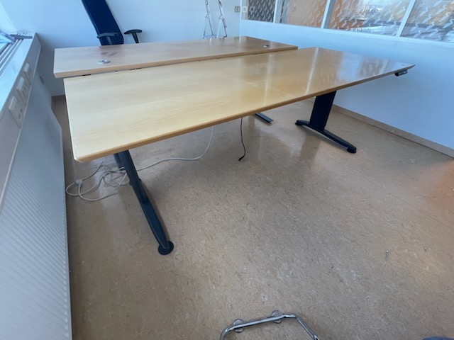 SELT - Rafmagnsborð frá Á. Guðmundsson 180x80 - Innan við 5 borð til