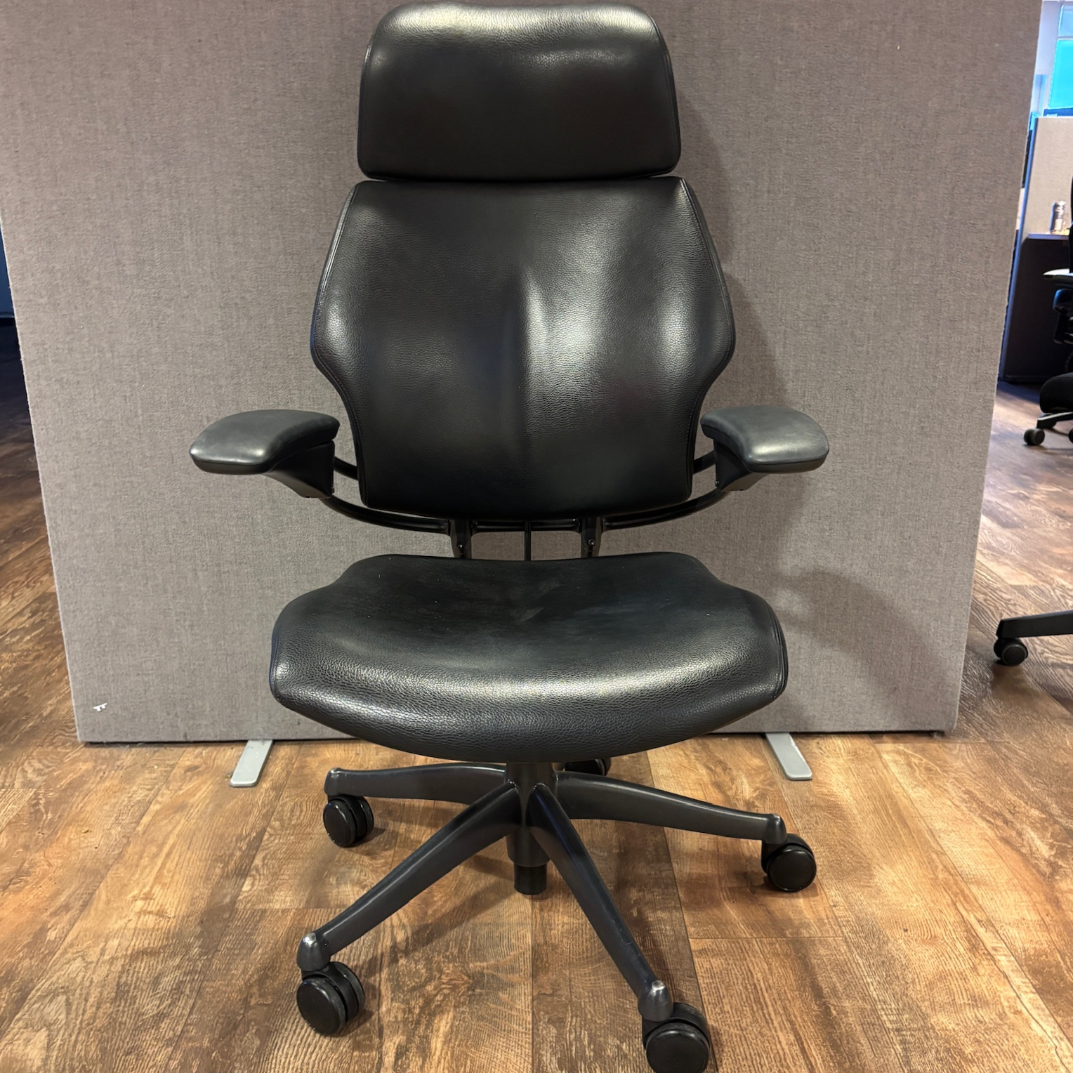 SELT / SOLD Humanscale skrifborðsstóll