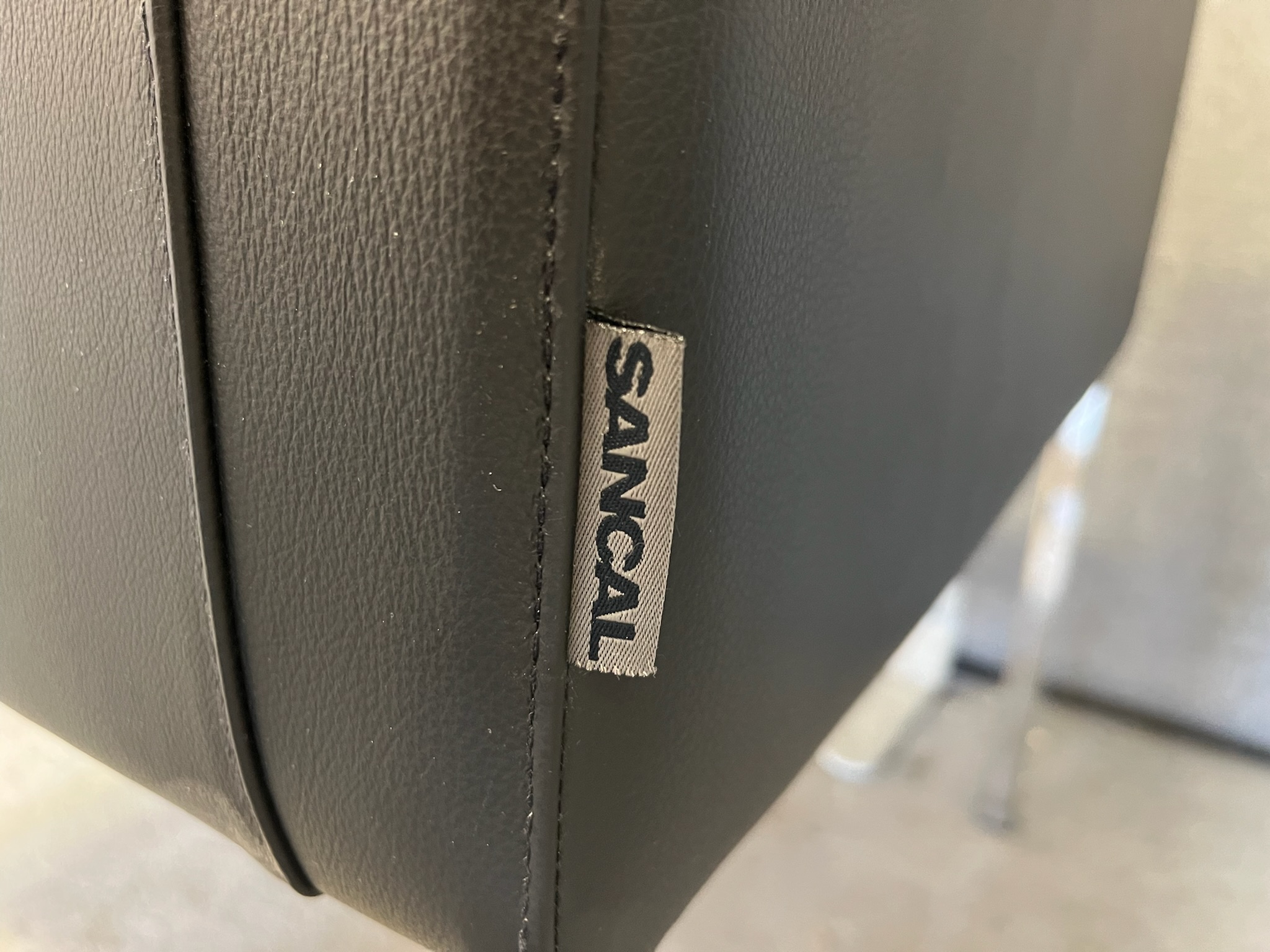 SELT / SOLD Sancal armstóll frá Módern 4