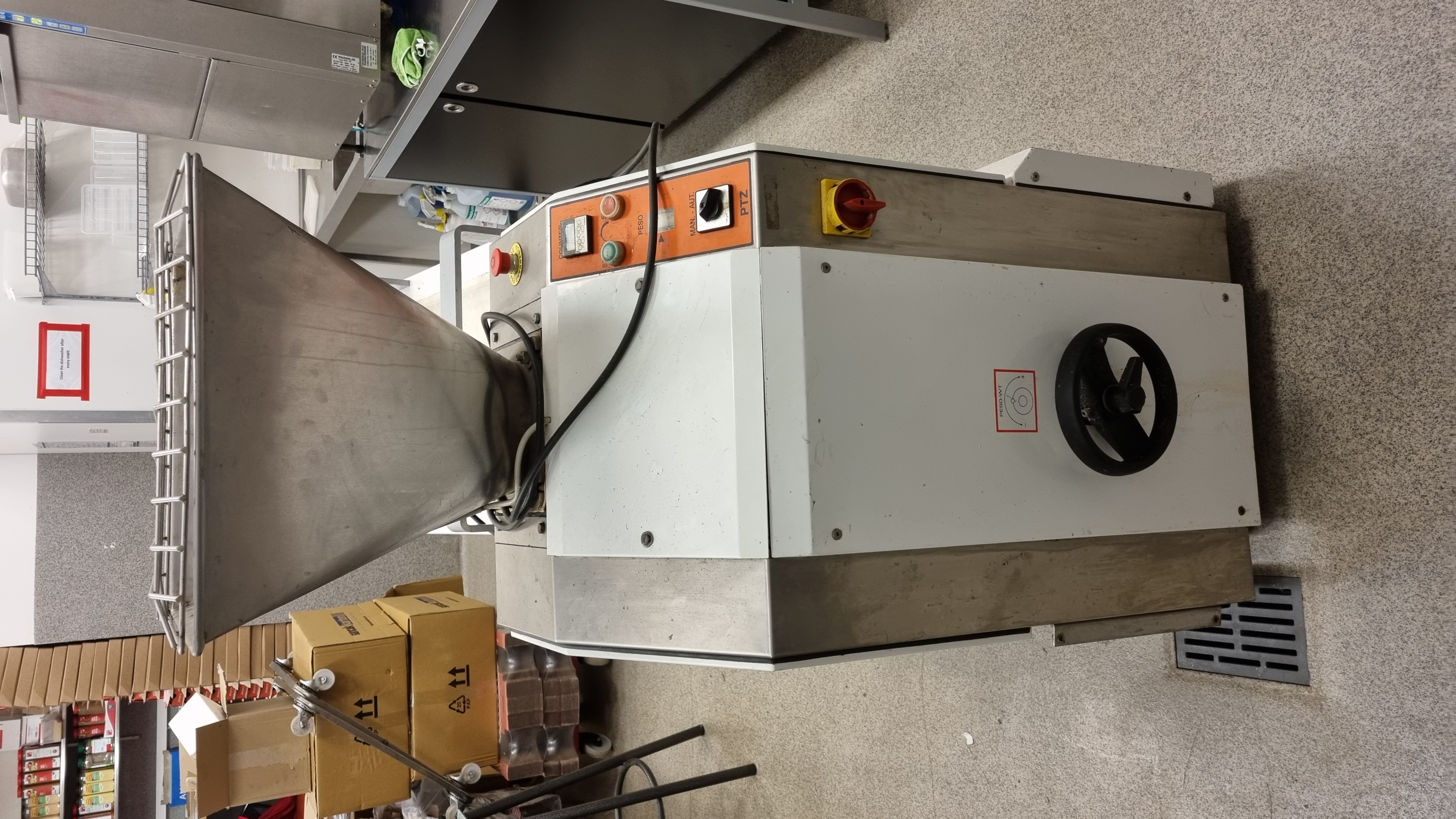 SELT / SOLD - Hnoðvél - PTZ-30 Continuous Dough Divider 5