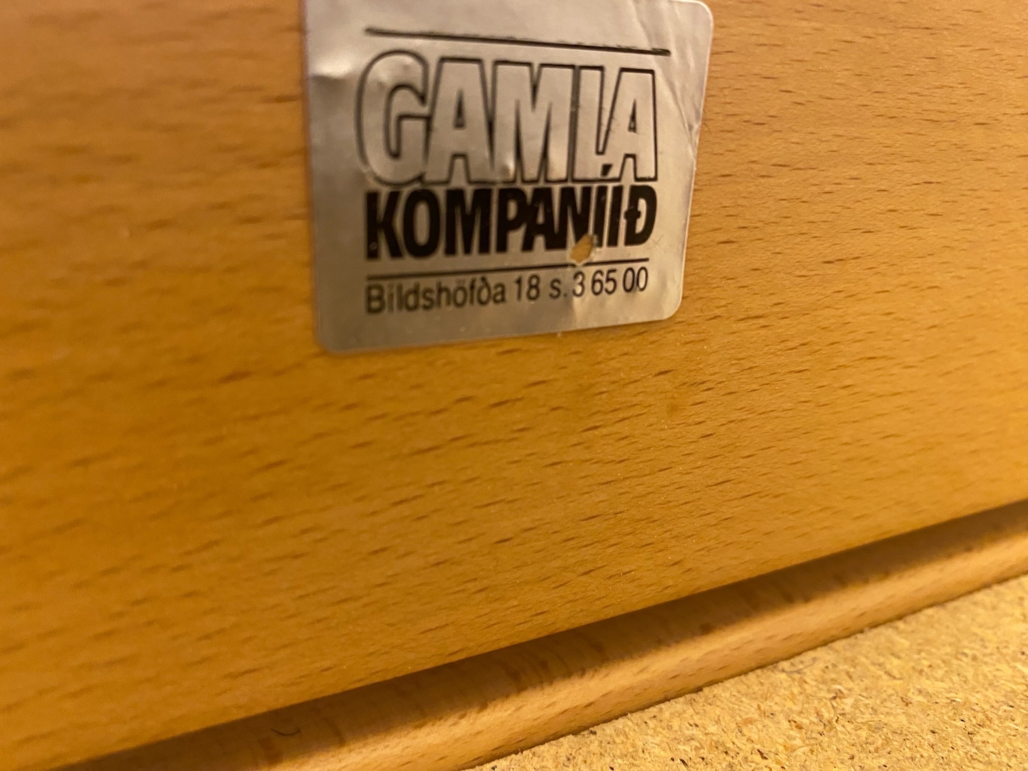 SELT / SOLD Svefnsófi 2j manna frá Gamla Kompaníð - 2 litir - Alþingi 4