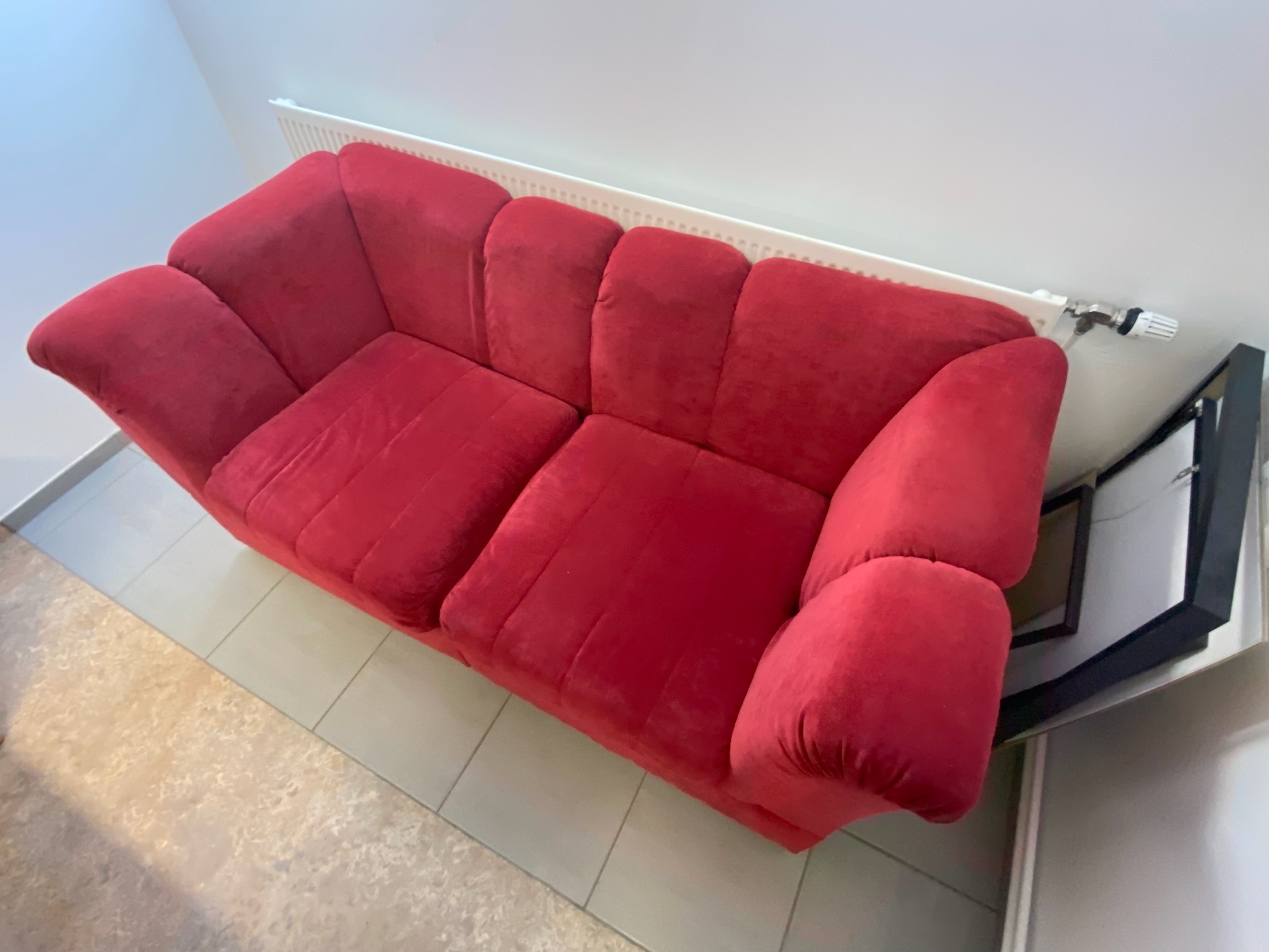 SELT / SOLD Rauður velvet sófi 3