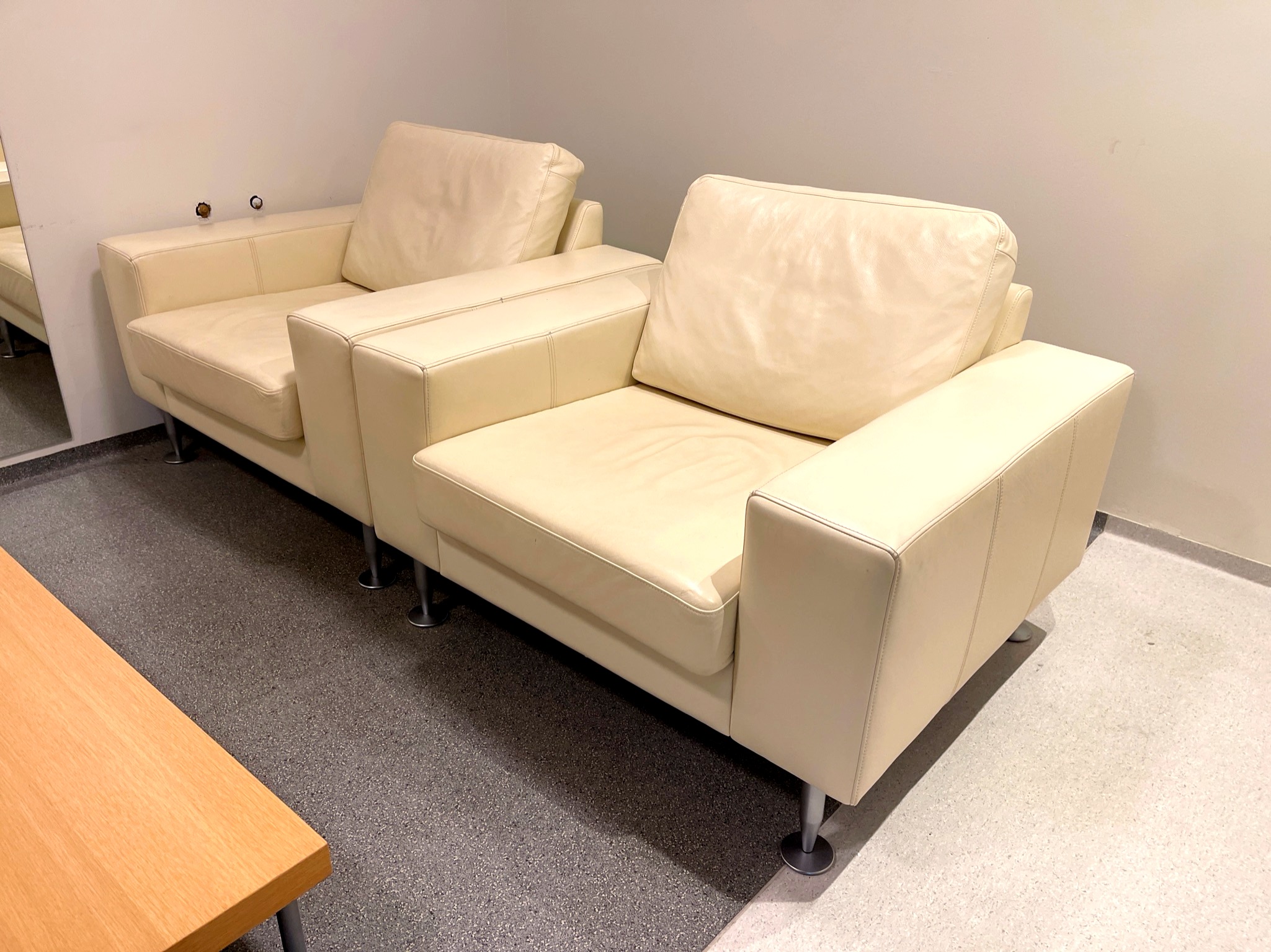 SELT / SOLD BoConcept leðurarmstólar