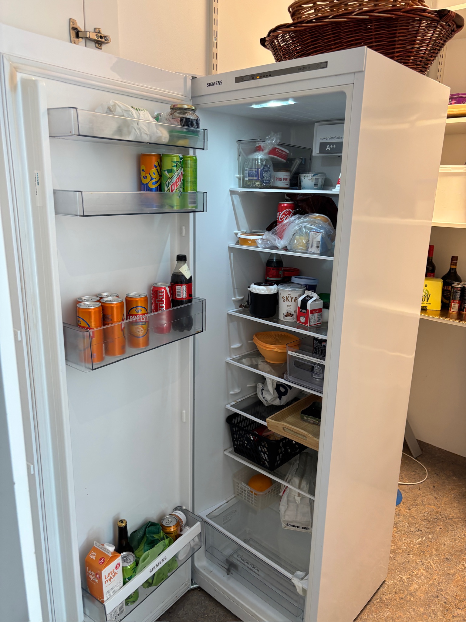SELT/SOLDSiemens iQ100 kæliskápur, H186sm. 2